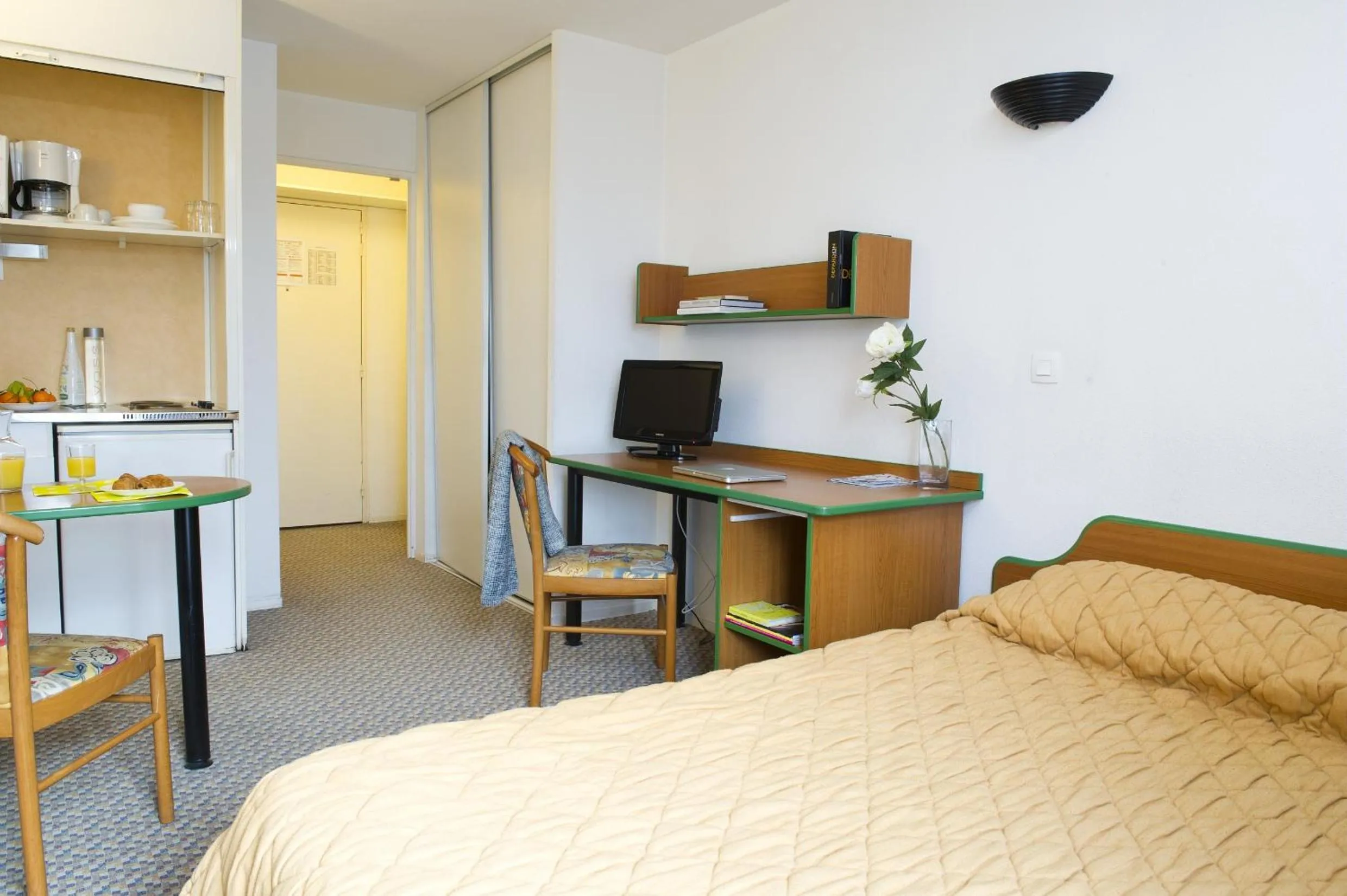 Photo of the whole room, Bed in Aparthotel Adagio Access Paris Maisons-Alfort