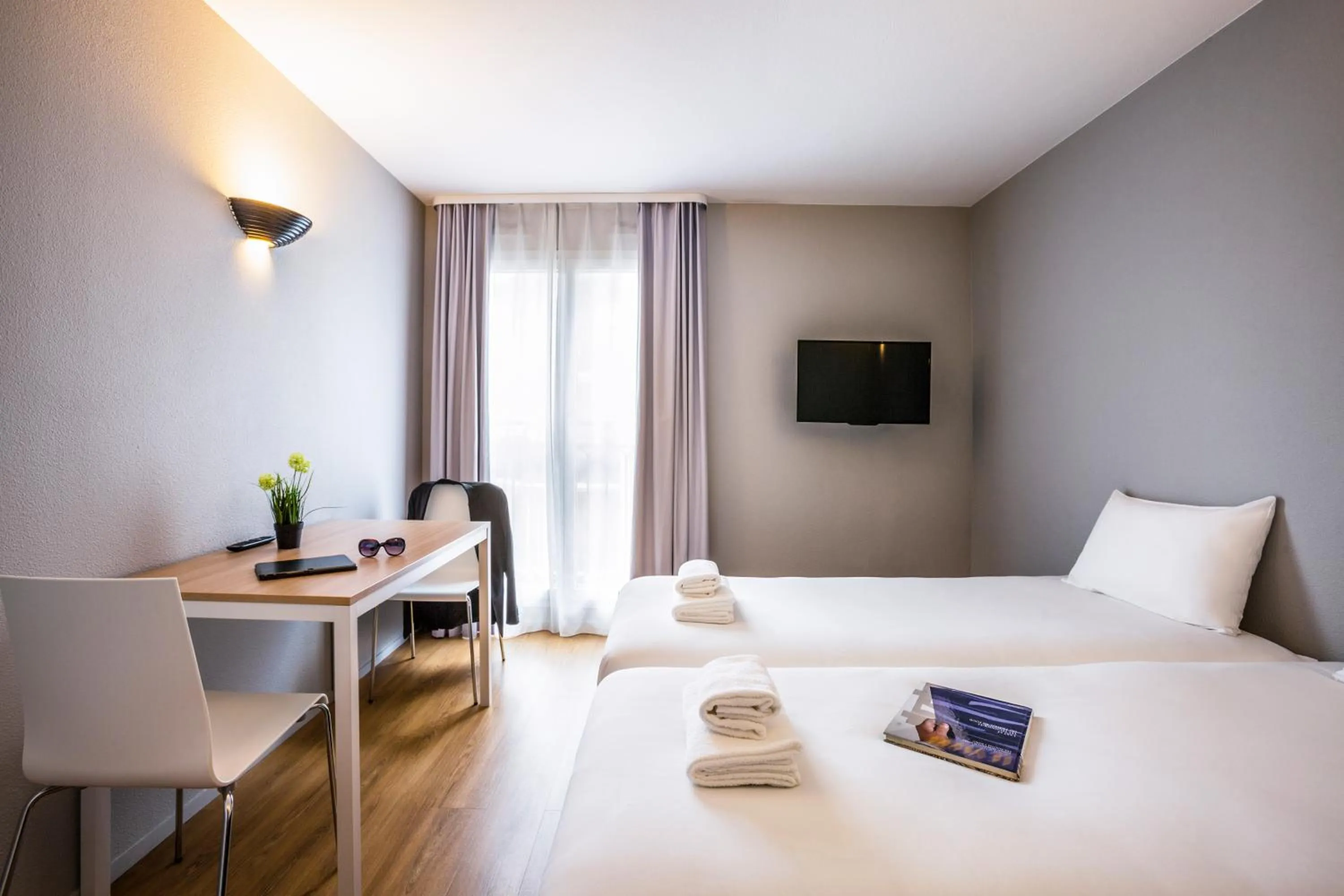 Bedroom, Bed in Aparthotel Adagio Access Paris Maisons-Alfort