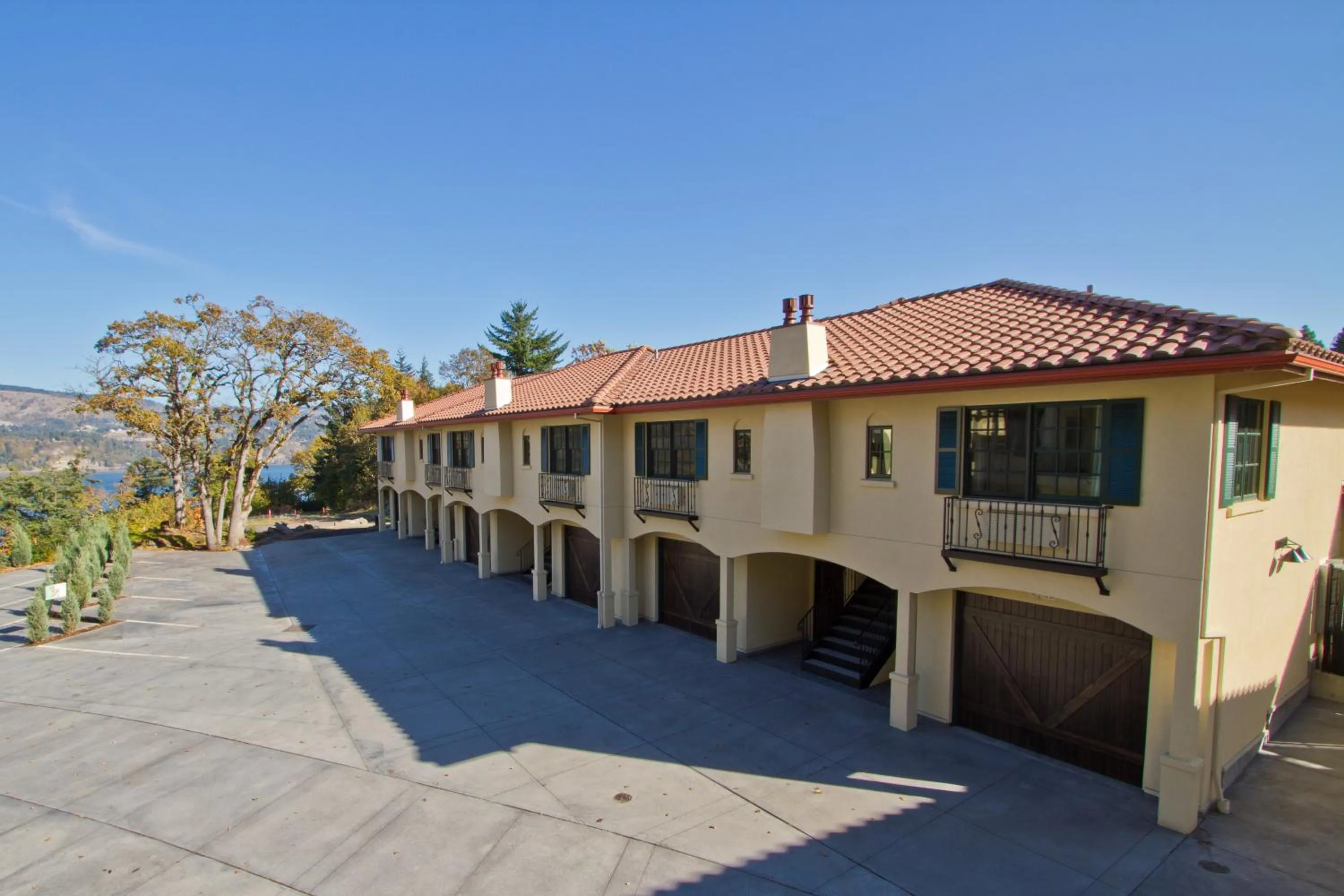 Facade/entrance in Columbia Cliff Villas