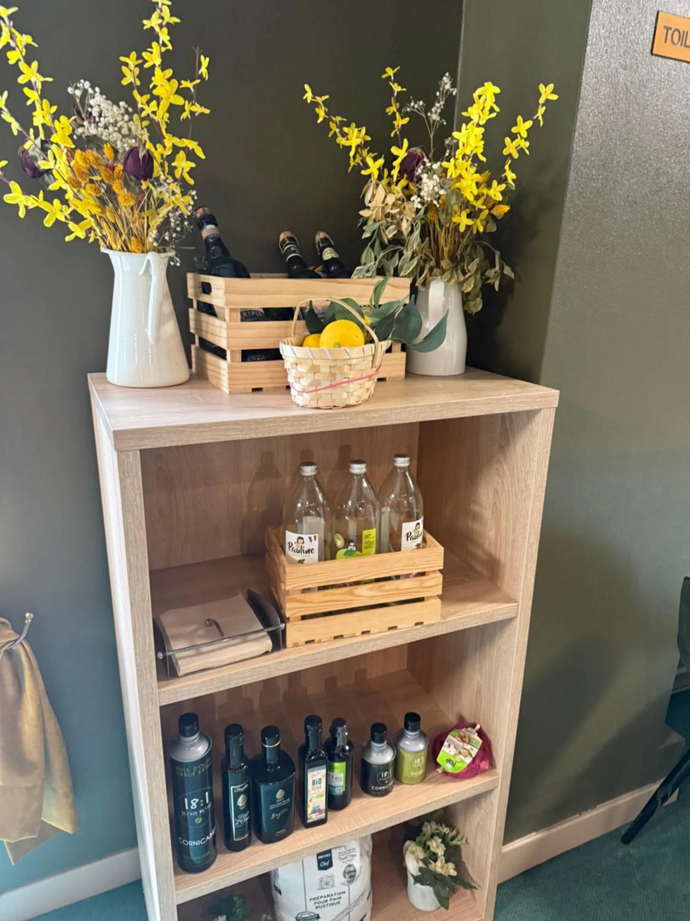 Food and drinks in Hôtel Escurial - Centre Gare