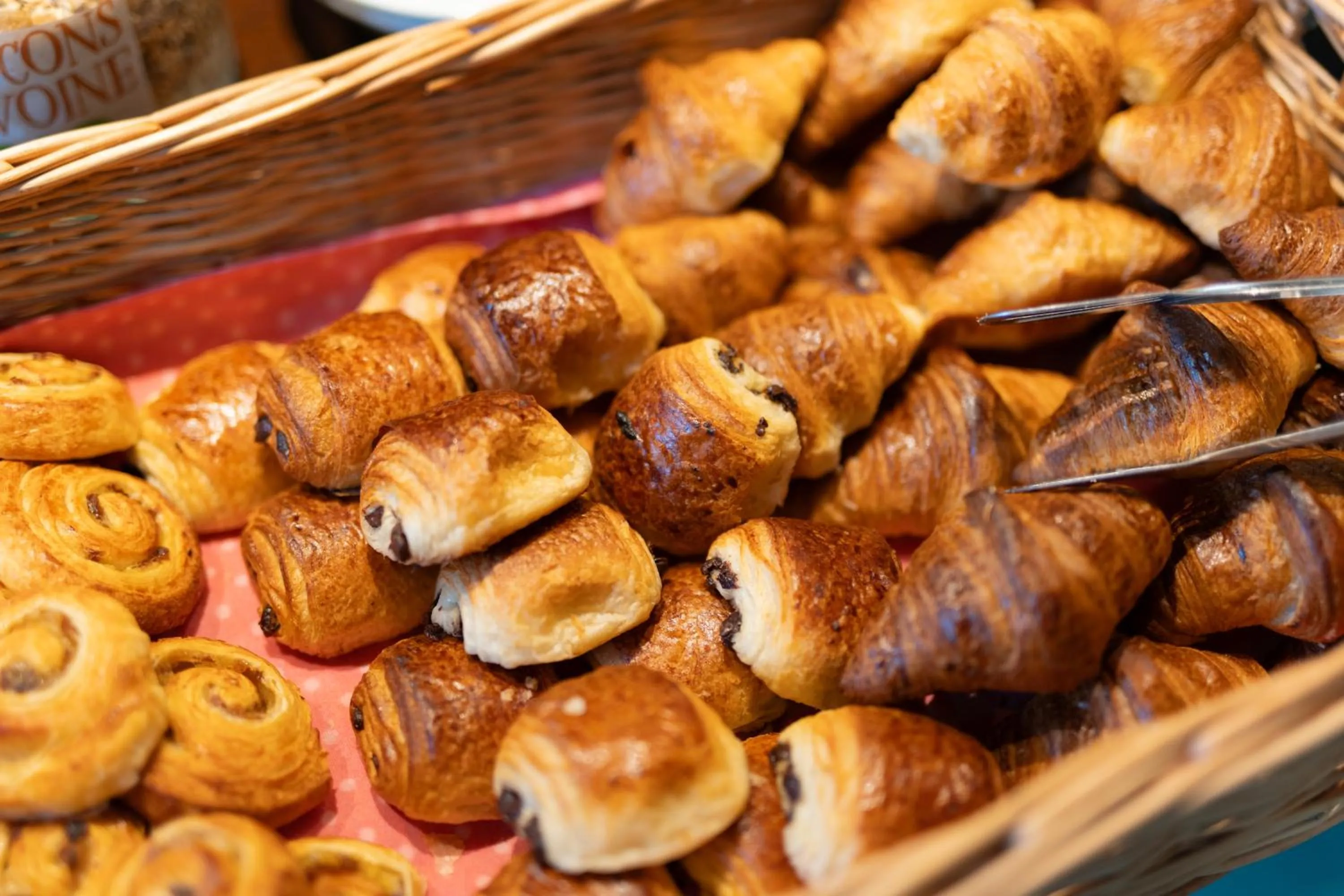 Breakfast in Hôtel Escurial - Centre Gare