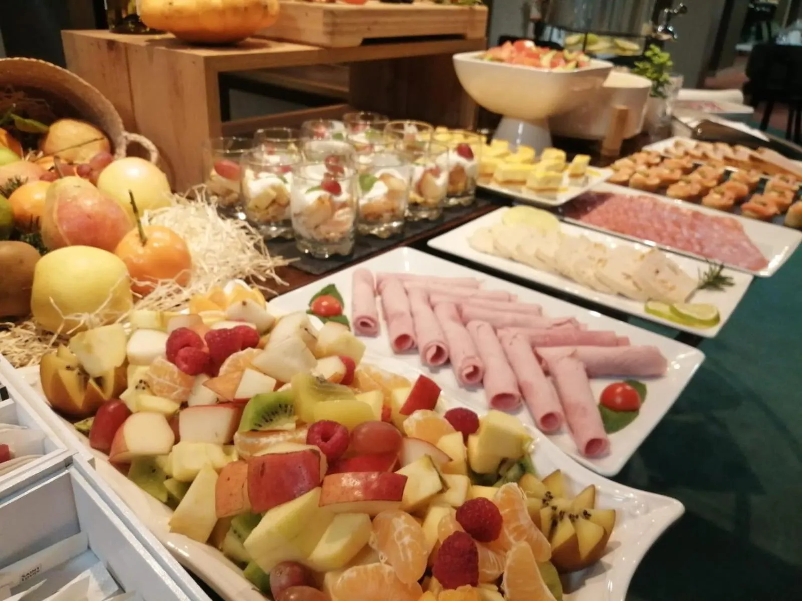 Food and drinks in Hôtel Escurial - Centre Gare