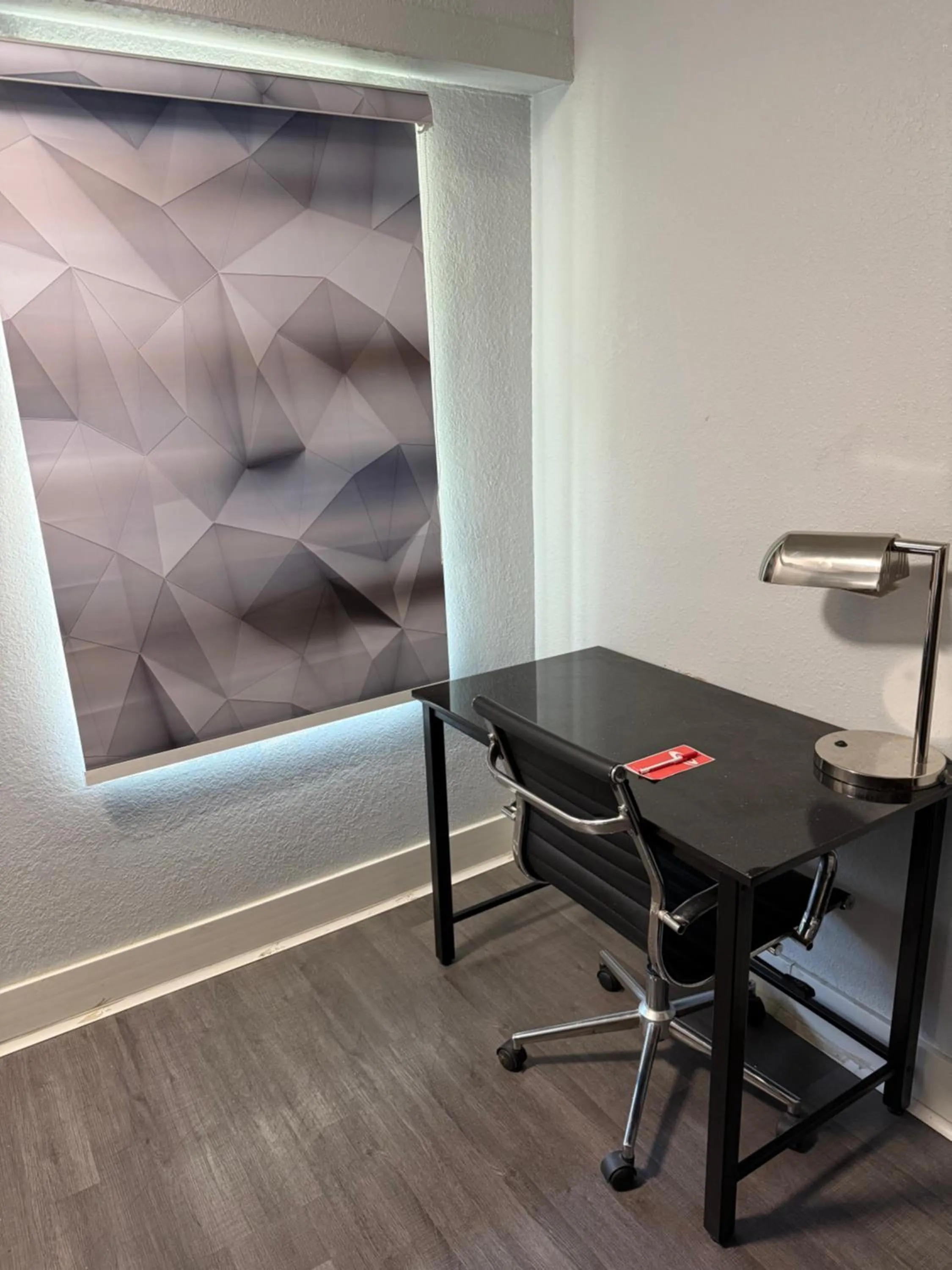 furniture in Econo Lodge Montgomery South I-65