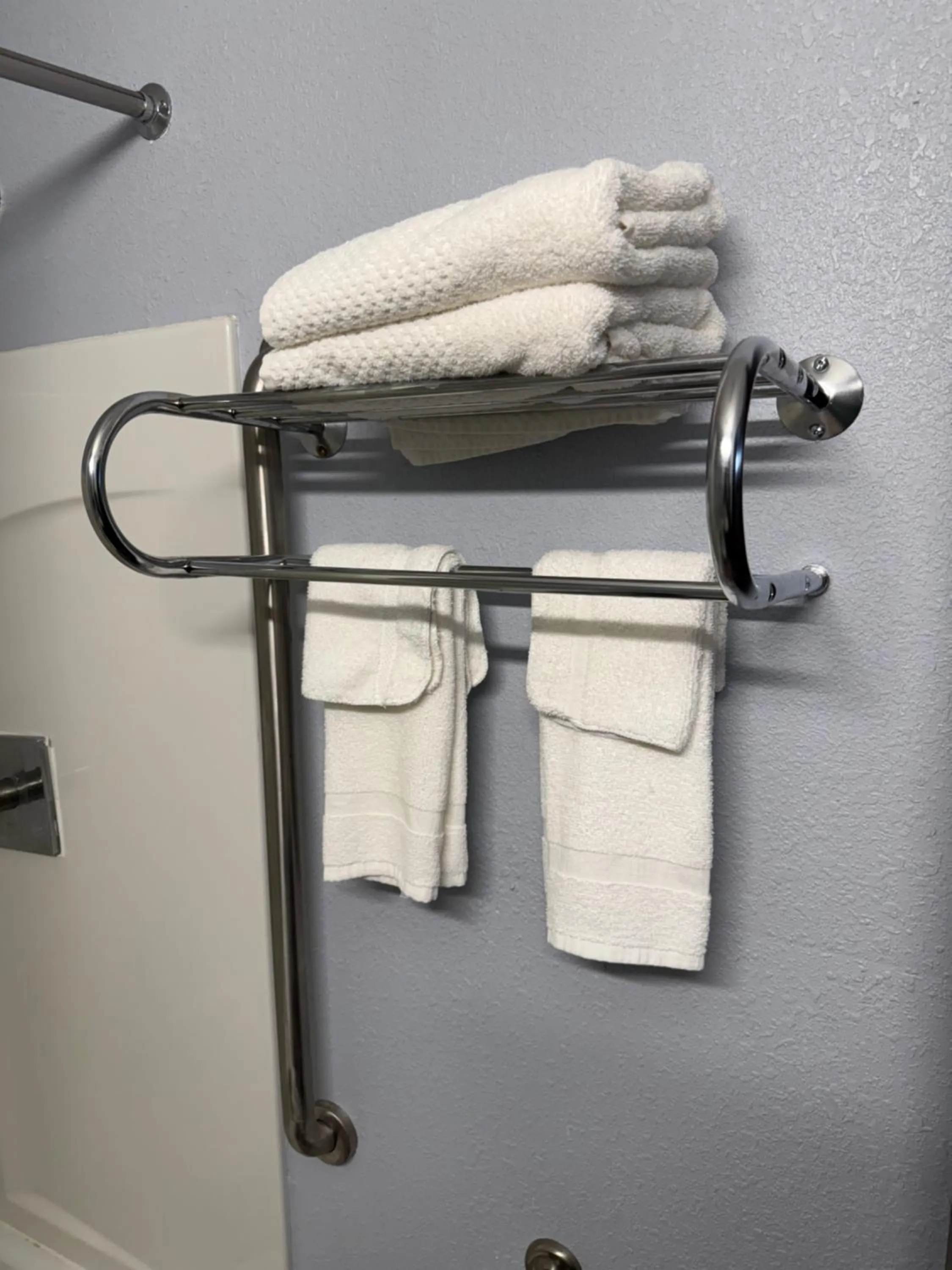 towels in Econo Lodge Montgomery South I-65