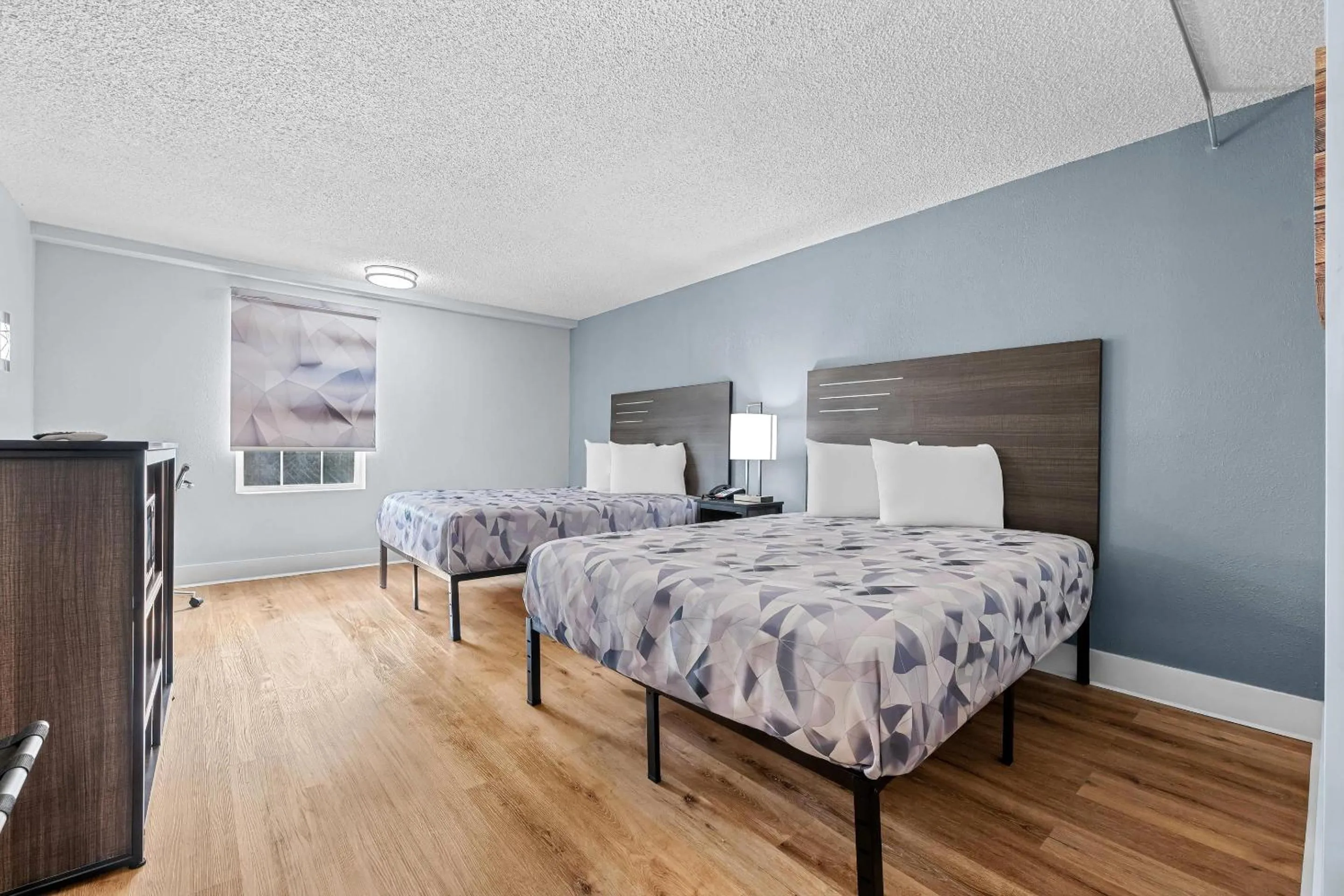 Bedroom, Bed in Econo Lodge Montgomery South I-65