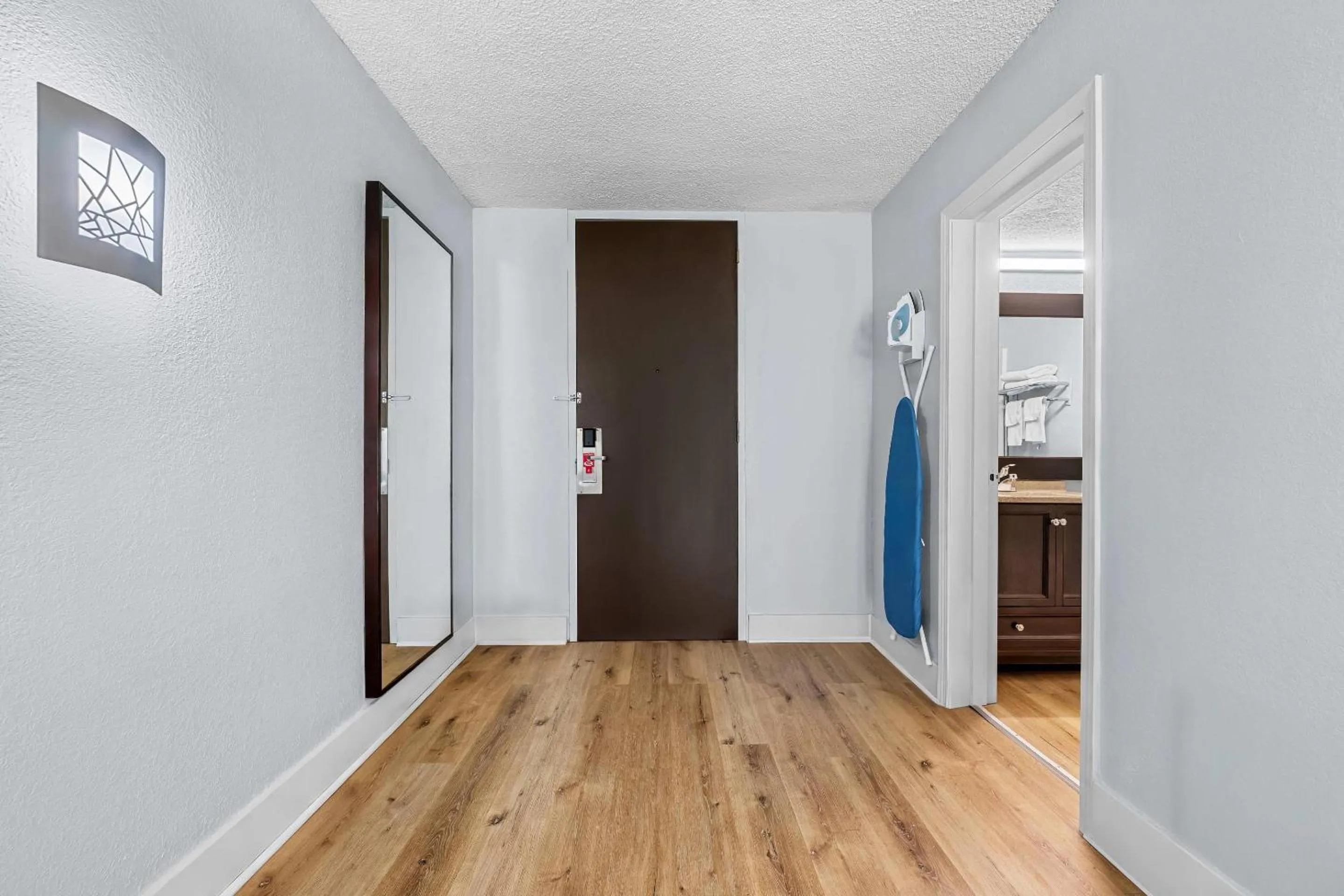 Bedroom in Econo Lodge Montgomery South I-65