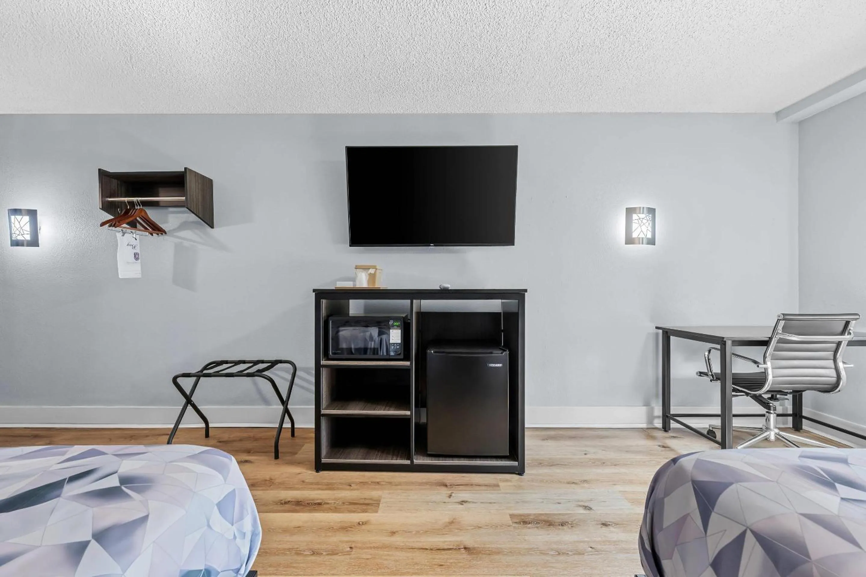 Bedroom, Bed in Econo Lodge Montgomery South I-65