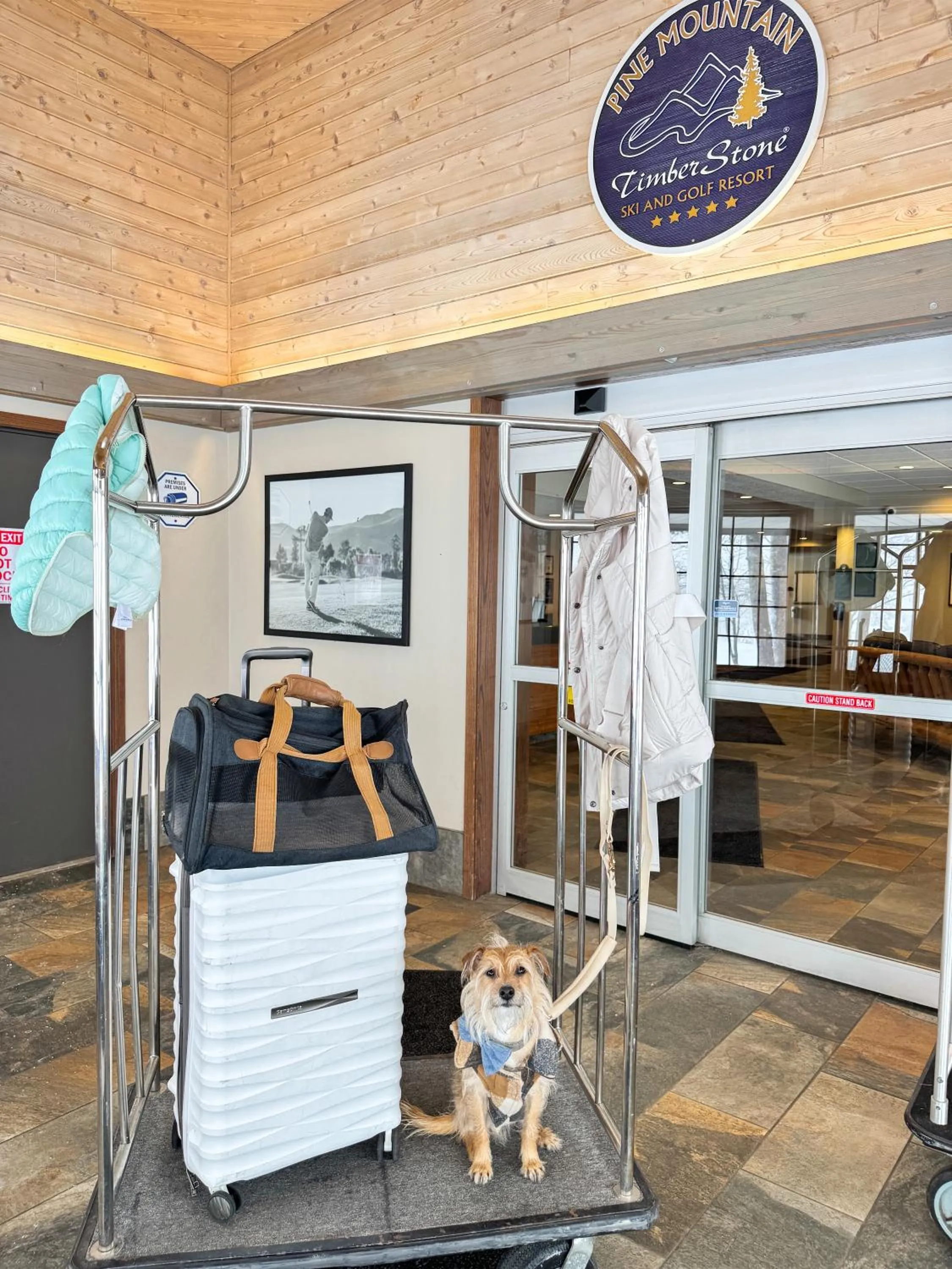 Facade/entrance in Pine Mountain Resort