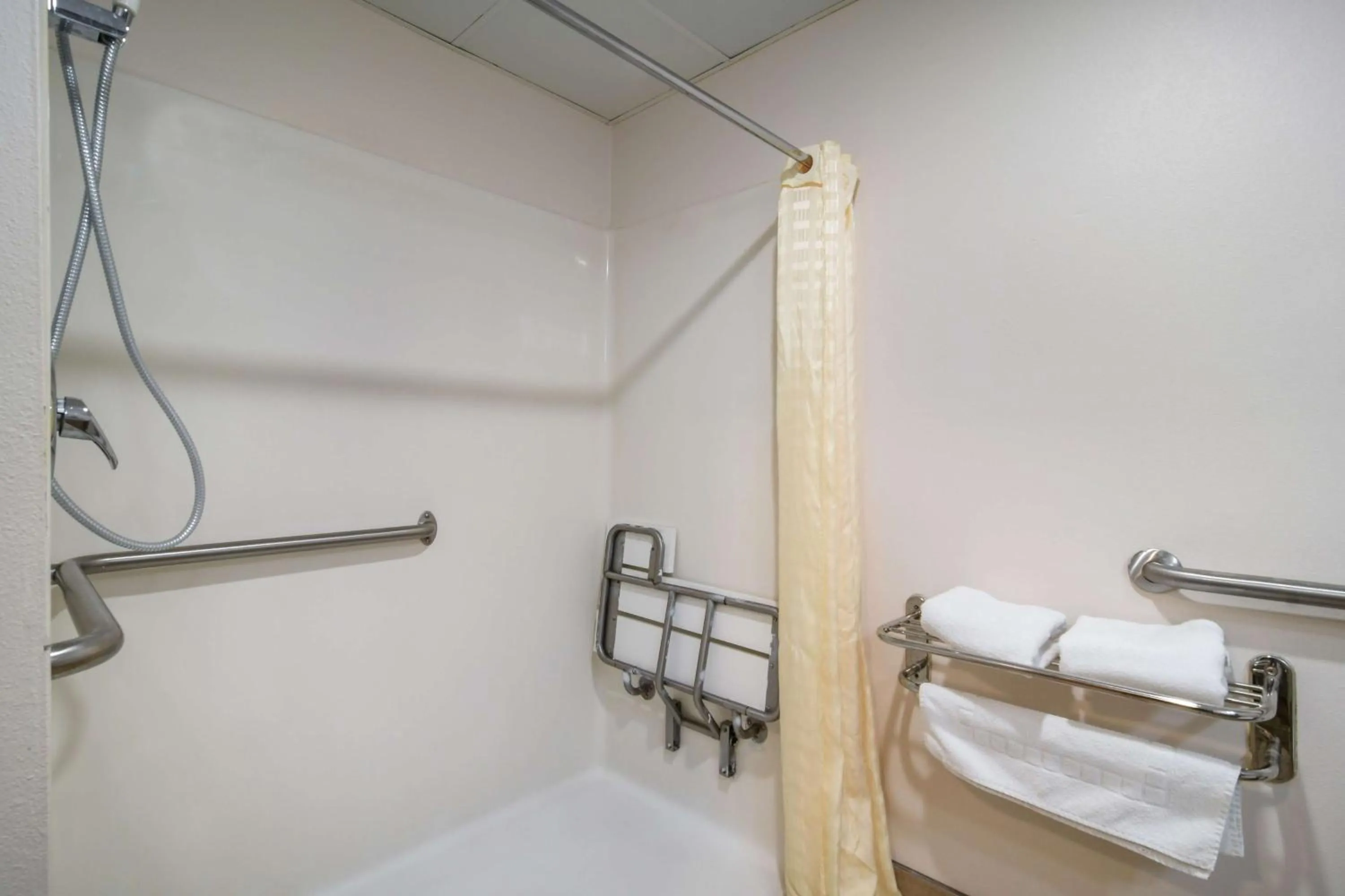 Bathroom in SureStay Plus Hotel by Best Western Tarboro
