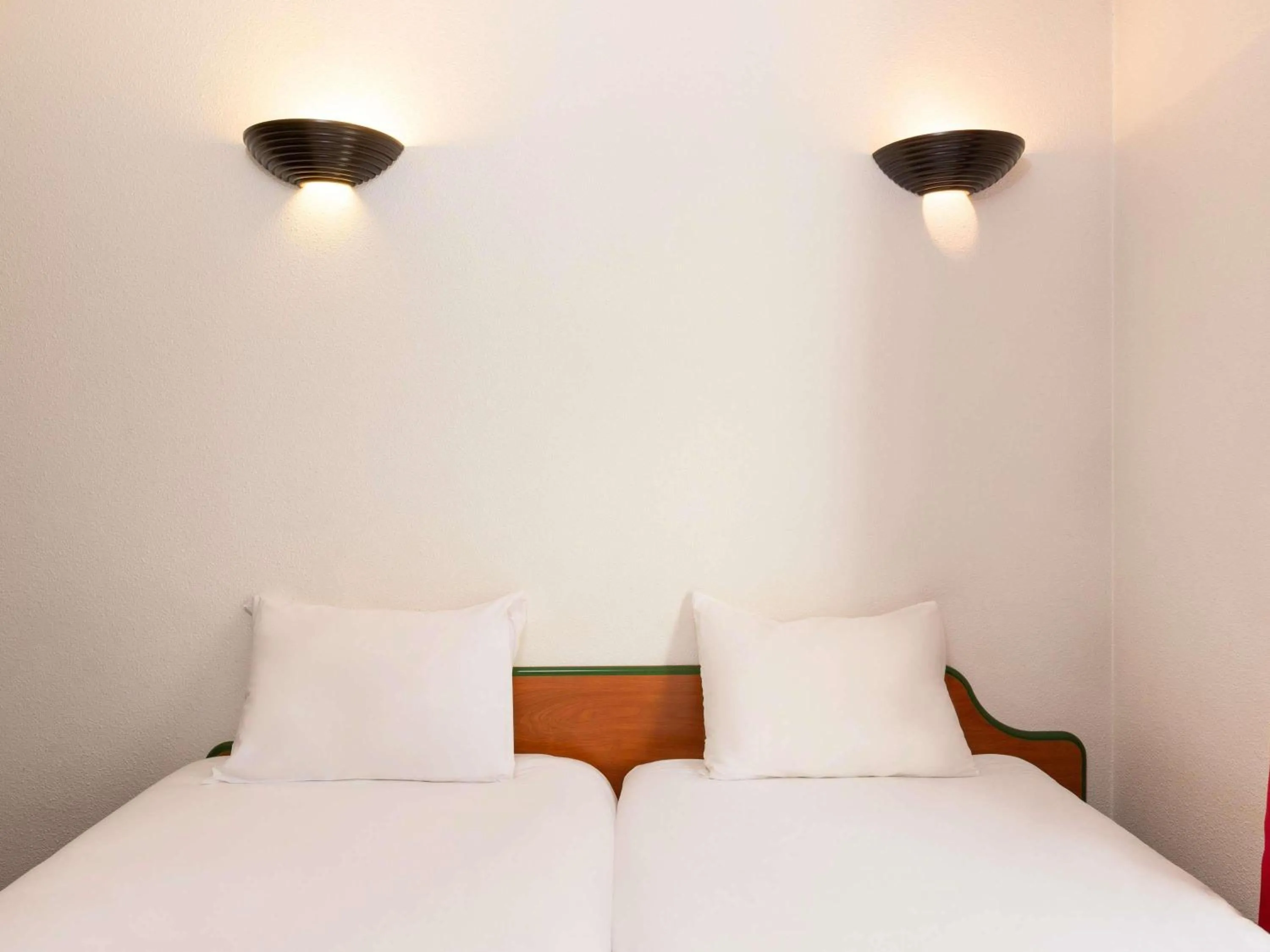 Bedroom, Bed in Aparthotel Adagio Access La Défense - Léonard De Vinci