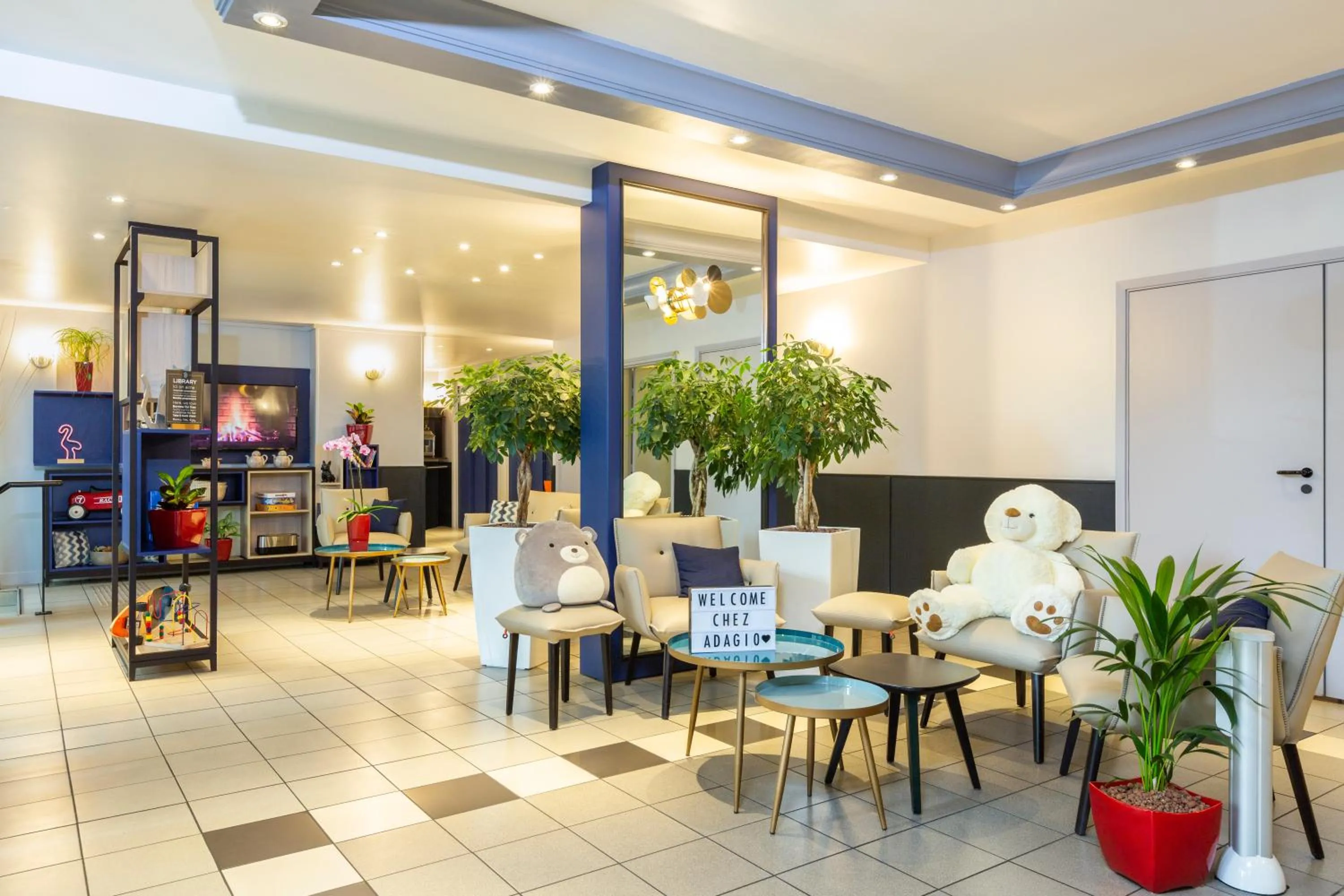 Lobby or reception in Aparthotel Adagio Access La Défense - Léonard De Vinci