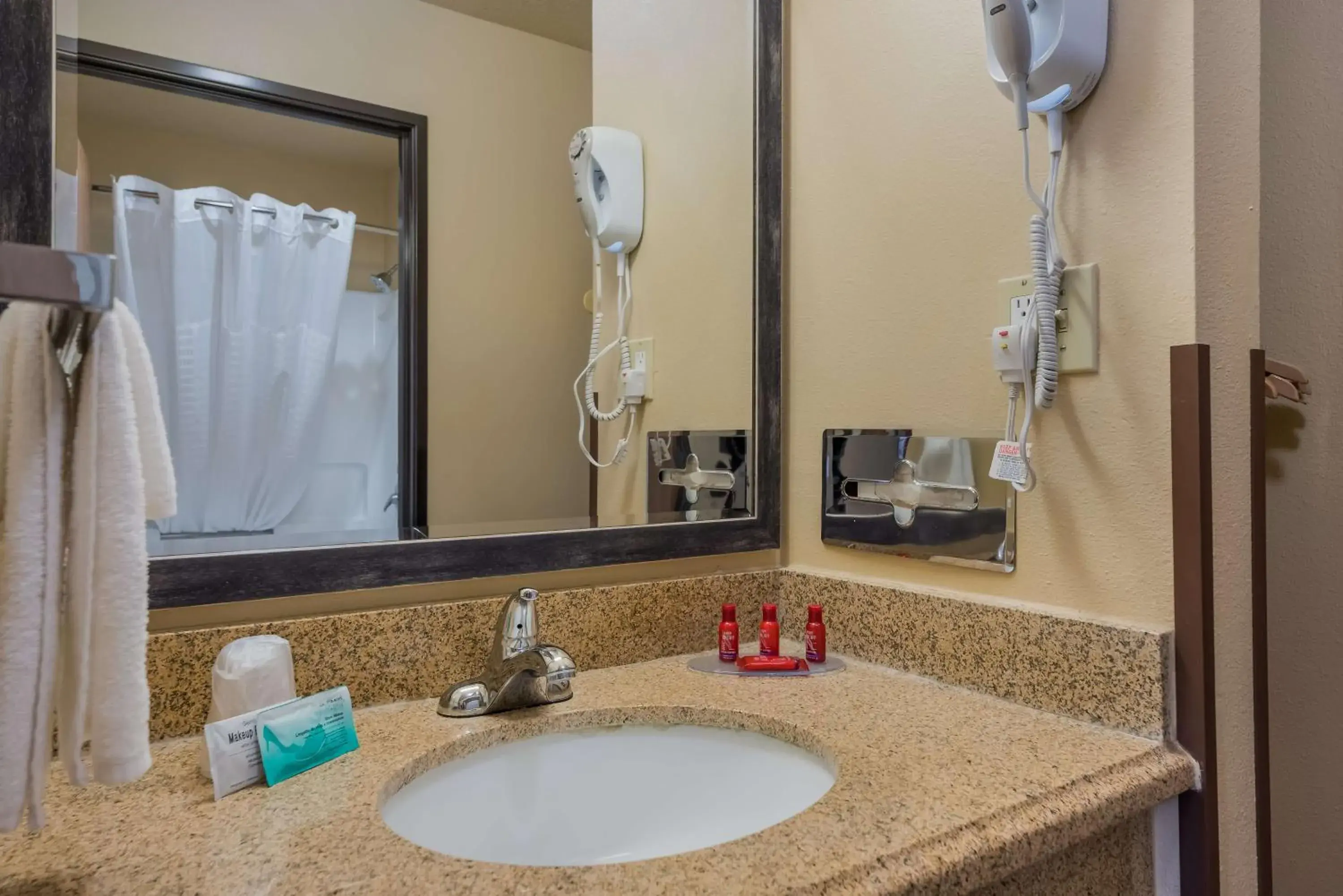 Queen Rooms with Two Queen Beds - Non-Smoking in SureStay Plus Hotel by Best Western Silver City Queen Rooms with Two Queen Beds - Non-Smoking in SureStay Plus Hotel by Best Western Silver City