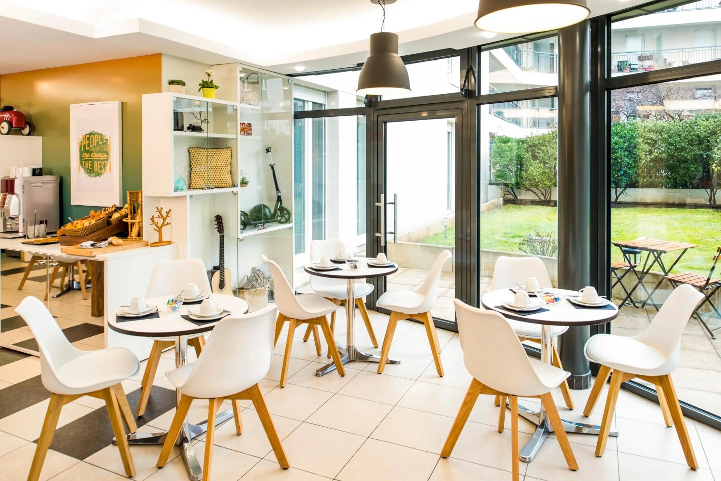 Restaurant/places to eat in Aparthotel Adagio Access Paris Vanves - Porte de Châtillon