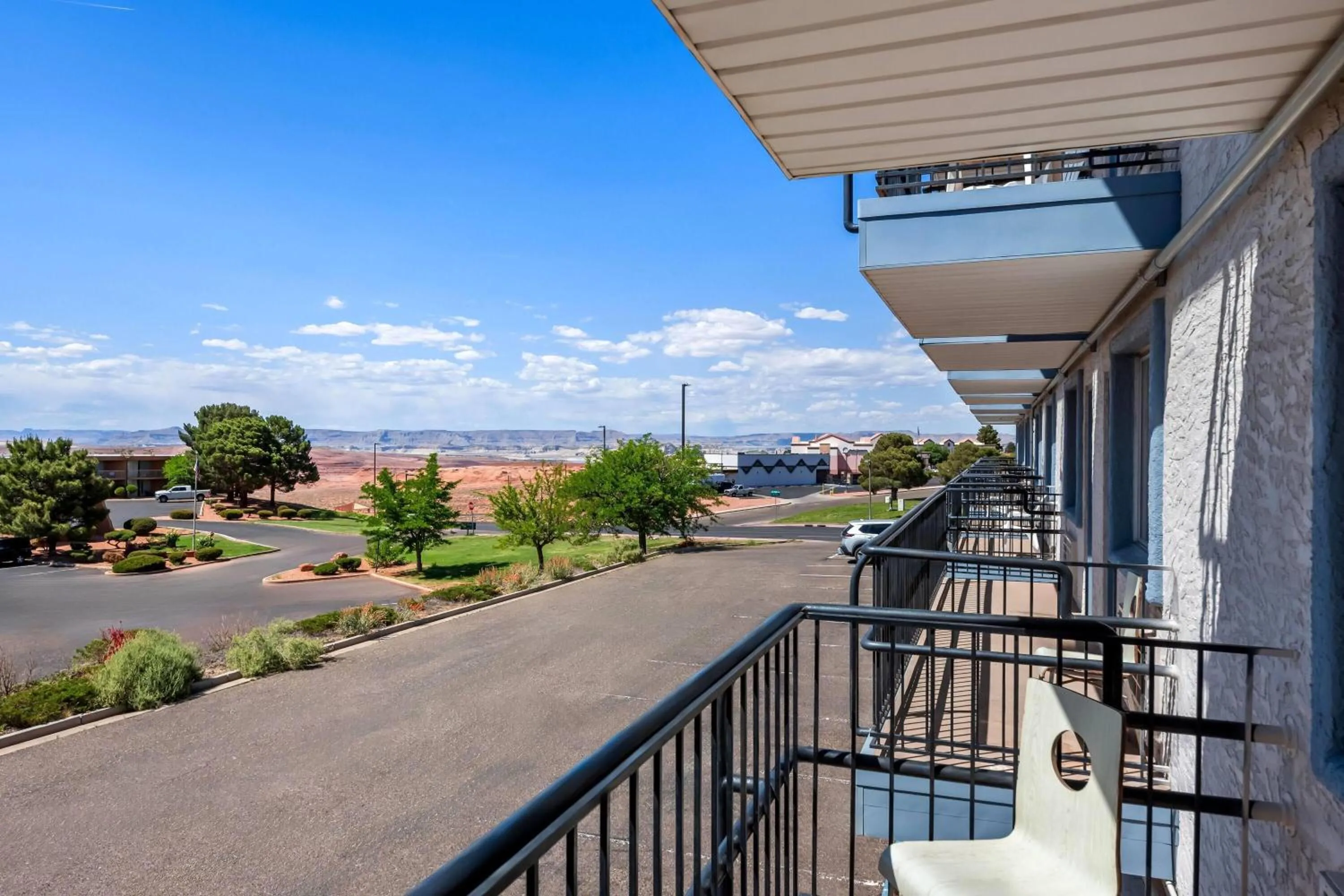 Bed in Travelodge by Wyndham Page, View of Lake Powell
