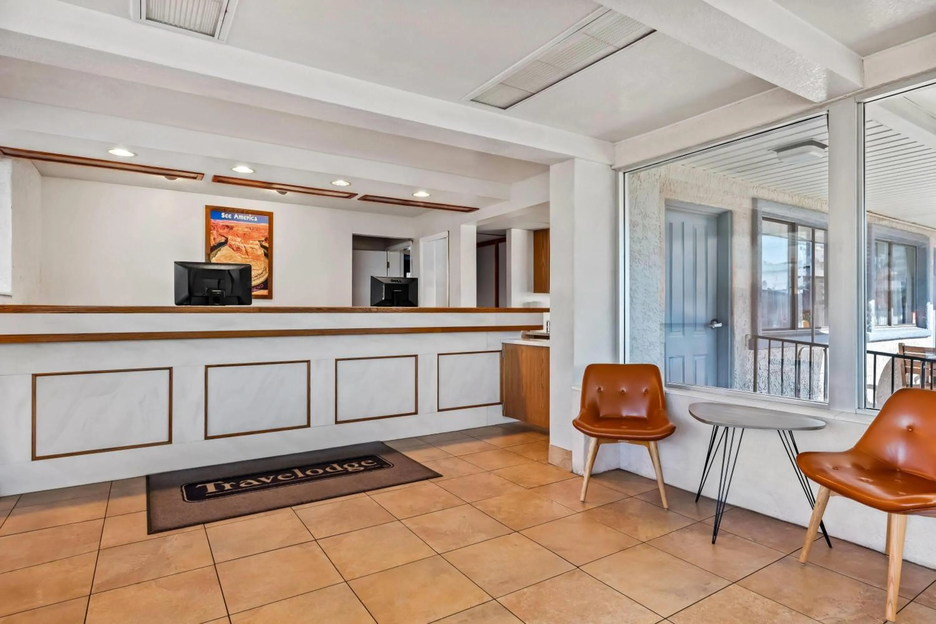 Lobby or reception in Travelodge by Wyndham Page, View of Lake Powell