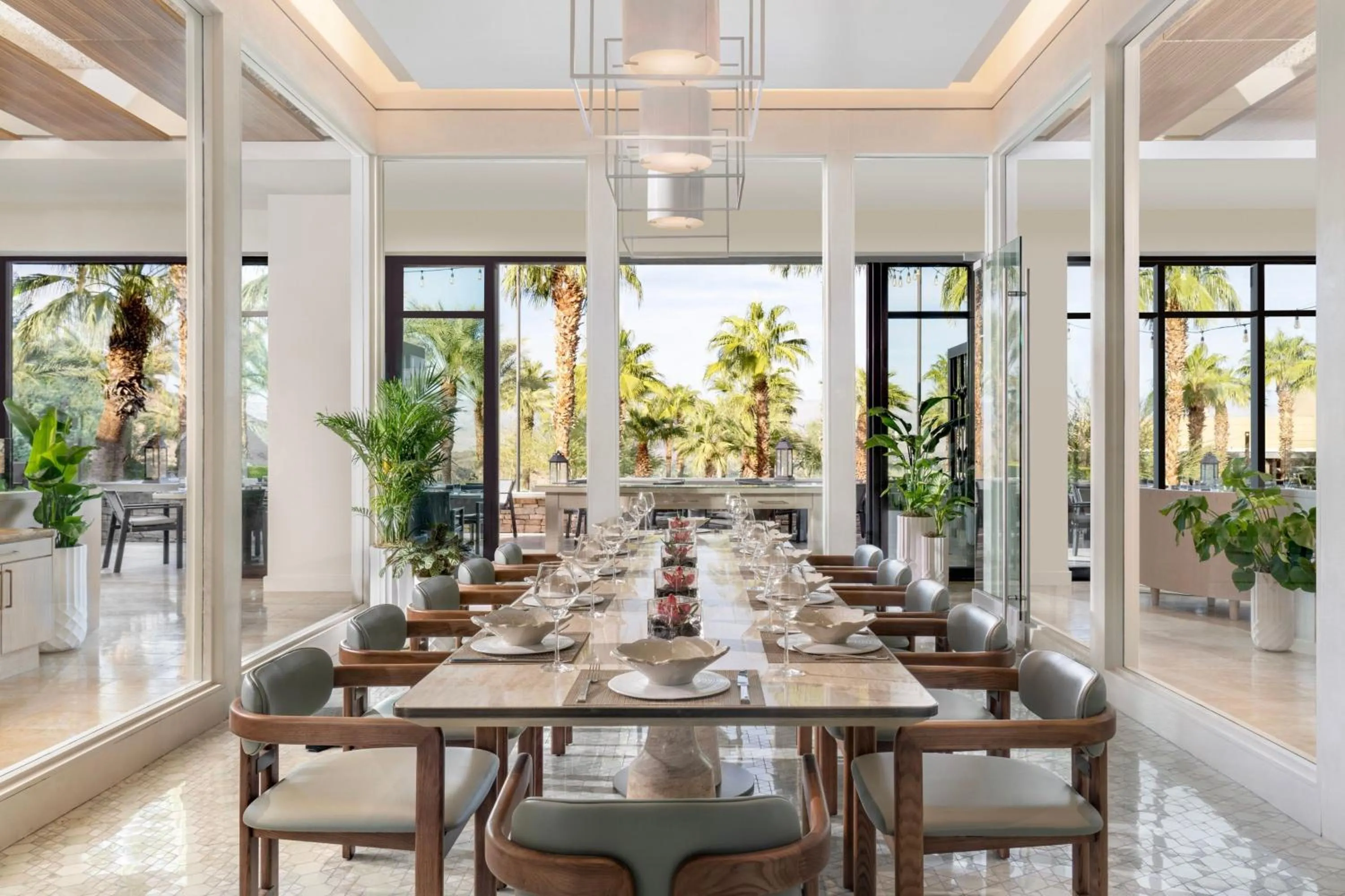 Lounge or bar in The Ritz-Carlton, Rancho Mirage