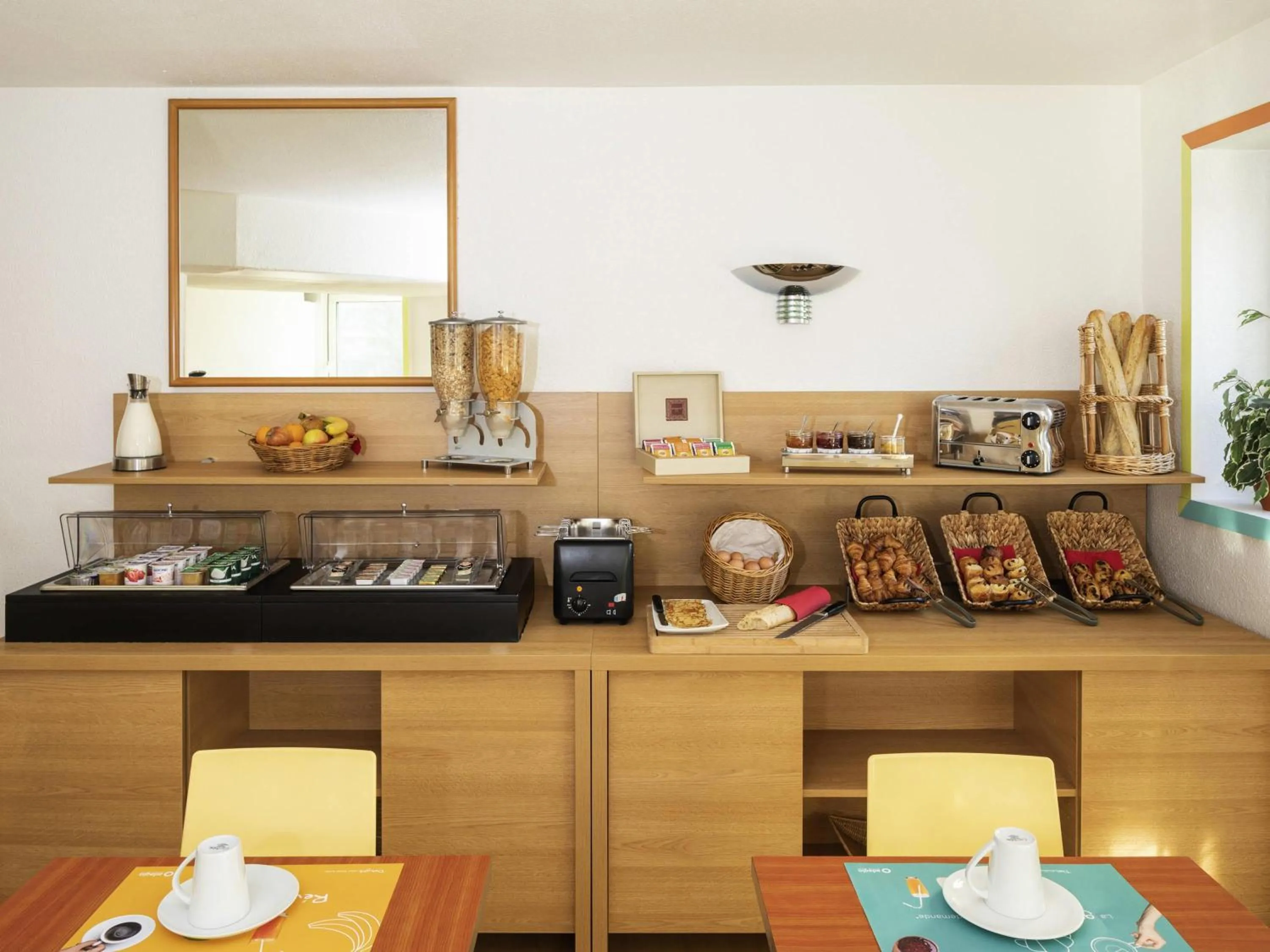 Property building in Aparthotel Adagio Access La Défense - Place Charras