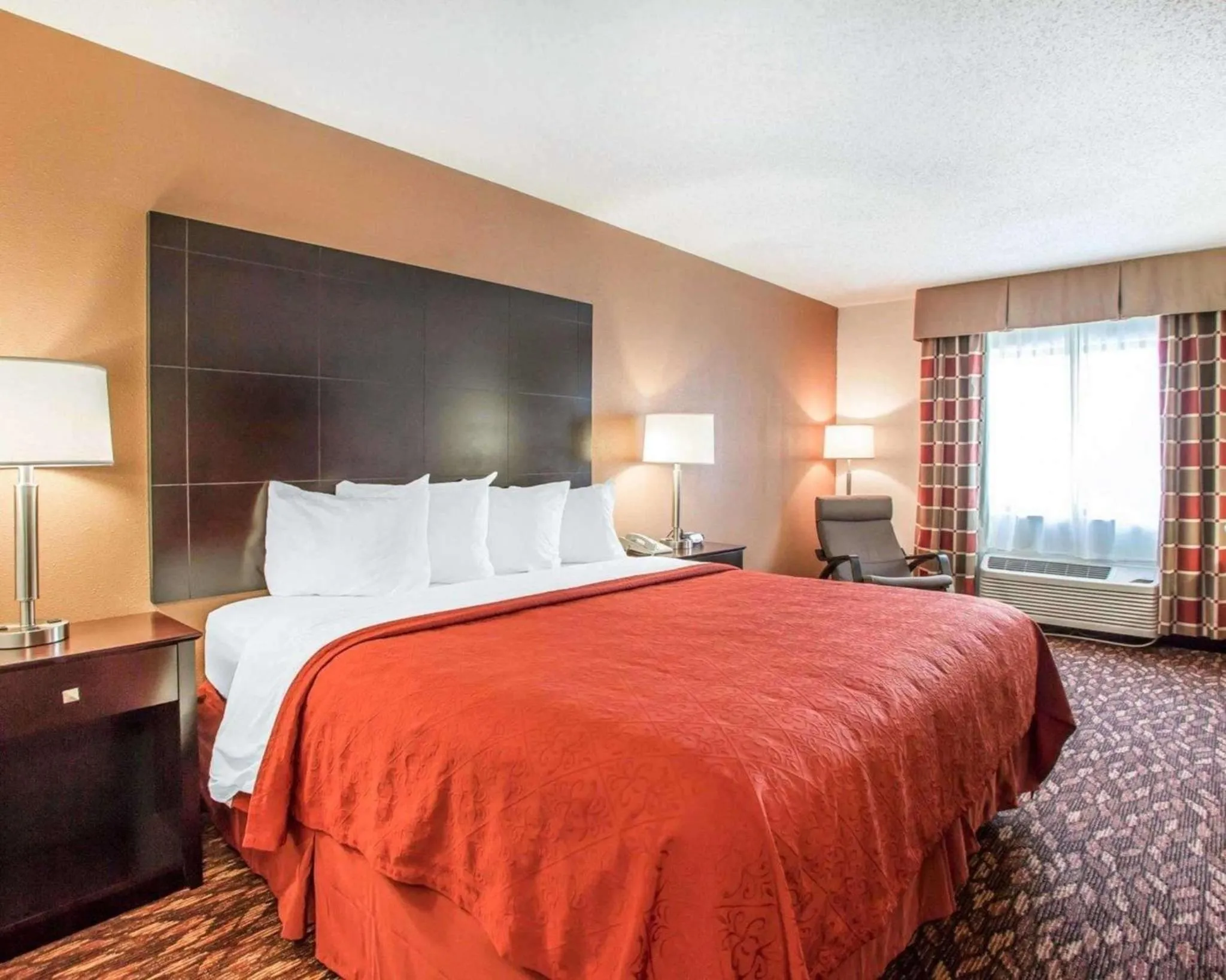 Photo of the whole room, Bed in Quality Inn St Marys