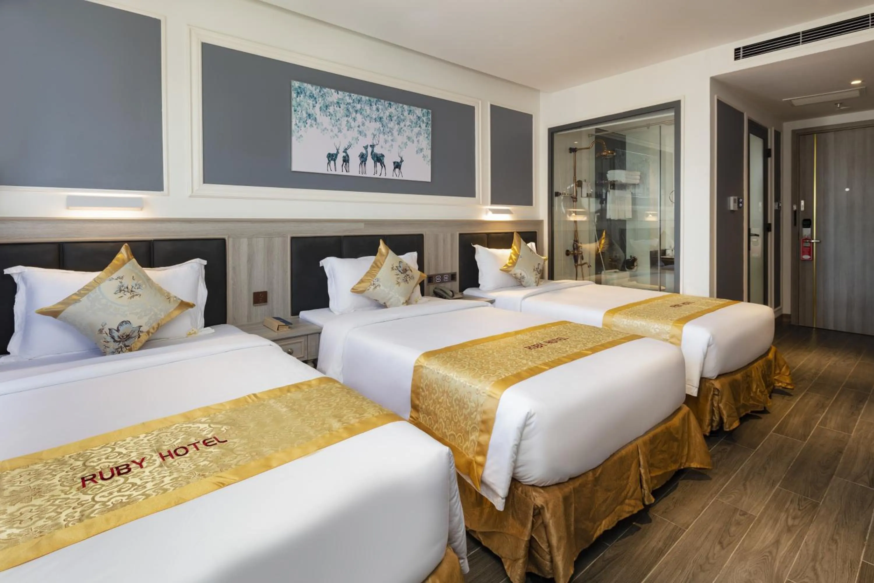 Photo of the whole room, Bed in Ruby Luxury Hotel