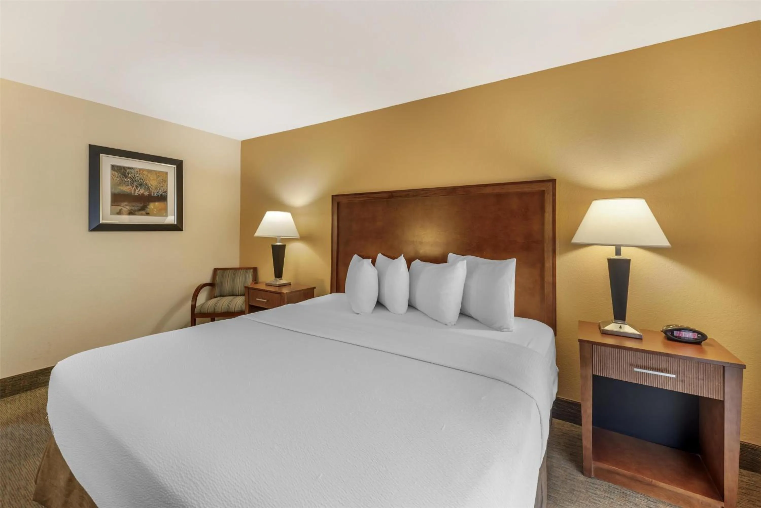 Bedroom, Bed in Best Western Plus Atrium Inn