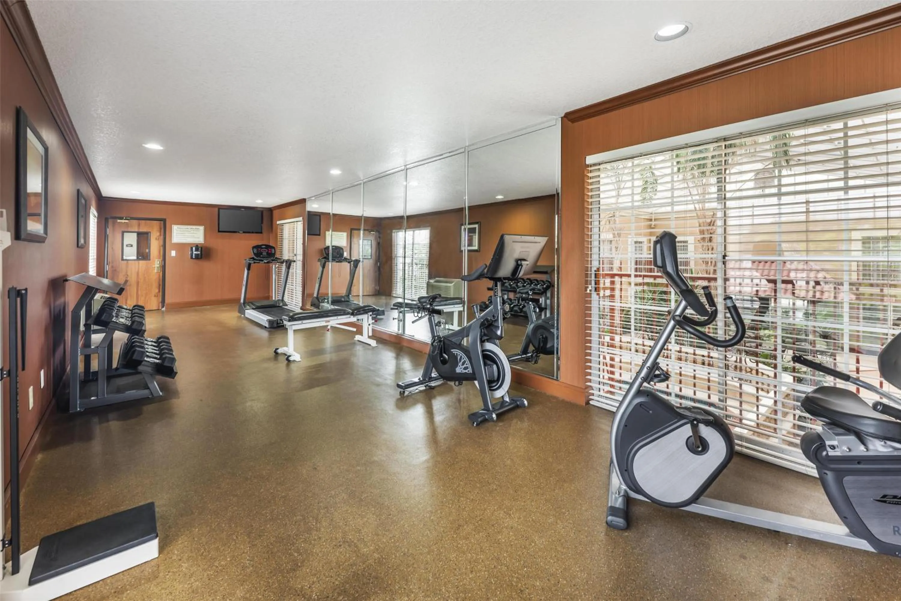 Fitness centre/facilities in Best Western Plus Atrium Inn