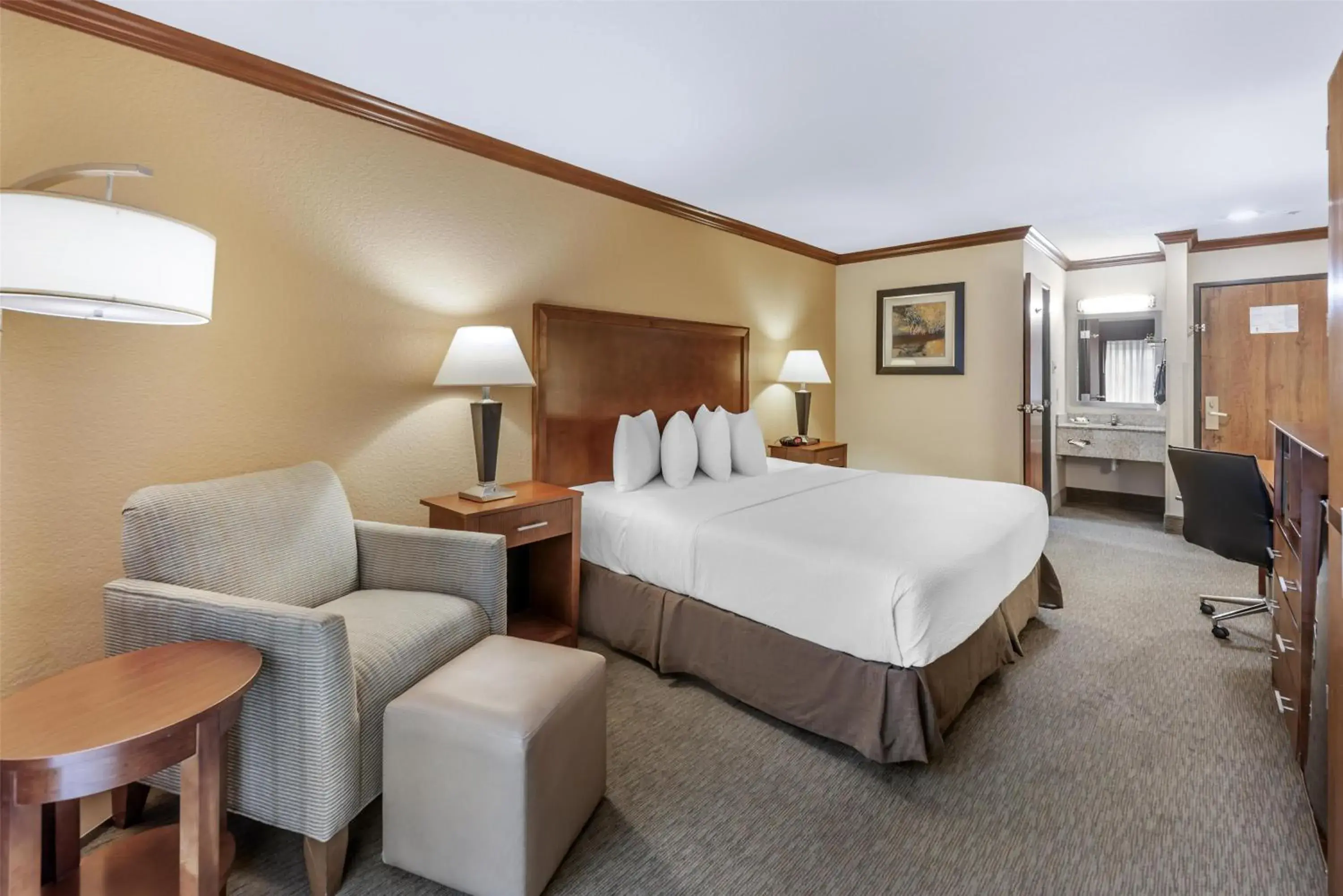 King Room - Poolside - Non-Smoking in Best Western Plus Atrium Inn King Room - Poolside - Non-Smoking in Best Western Plus Atrium Inn