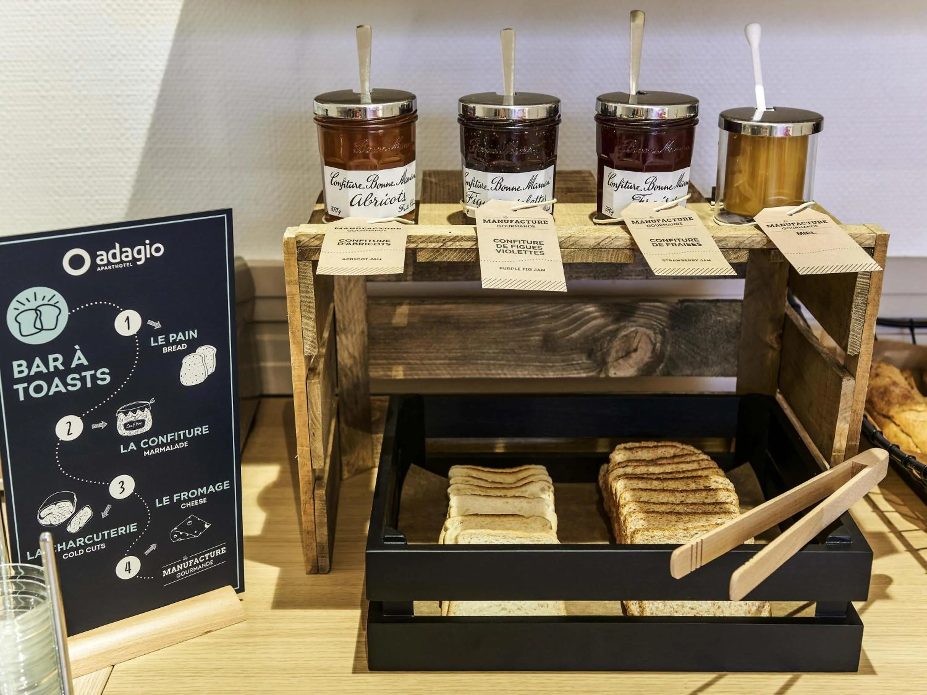 Breakfast in Aparthotel Adagio Access Nice Garibaldi