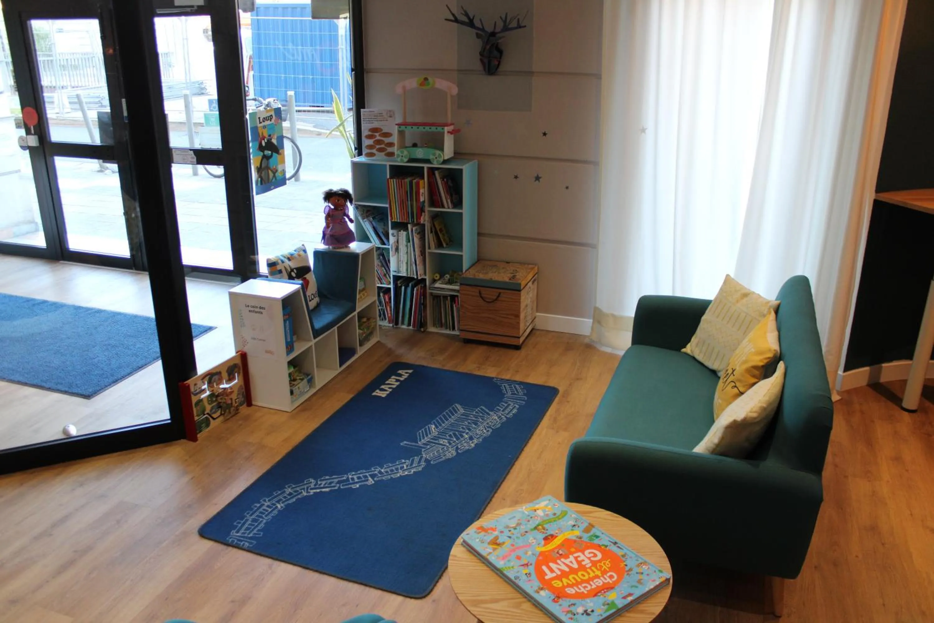 Children play ground, Bed in Aparthotel Adagio Access Nice Acropolis