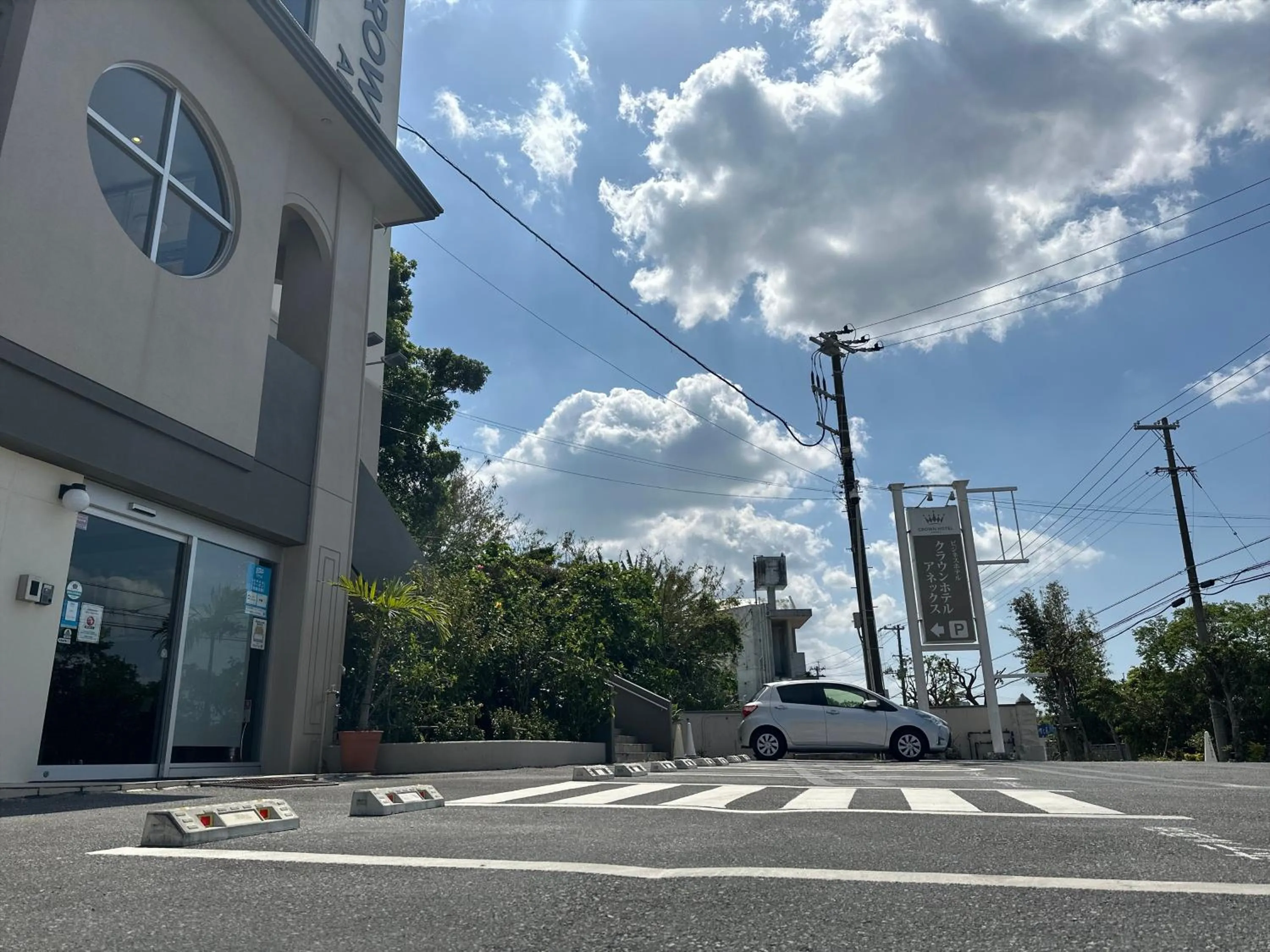 Parking in Crown Hotel Okinawa Annex