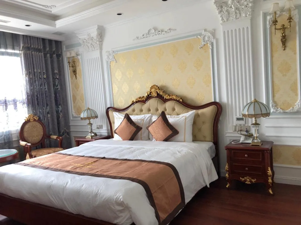 Hoang Nham Luxury Hotel