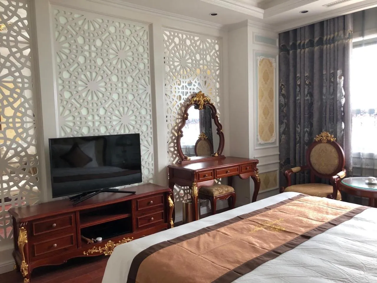 Hoang Nham Luxury Hotel