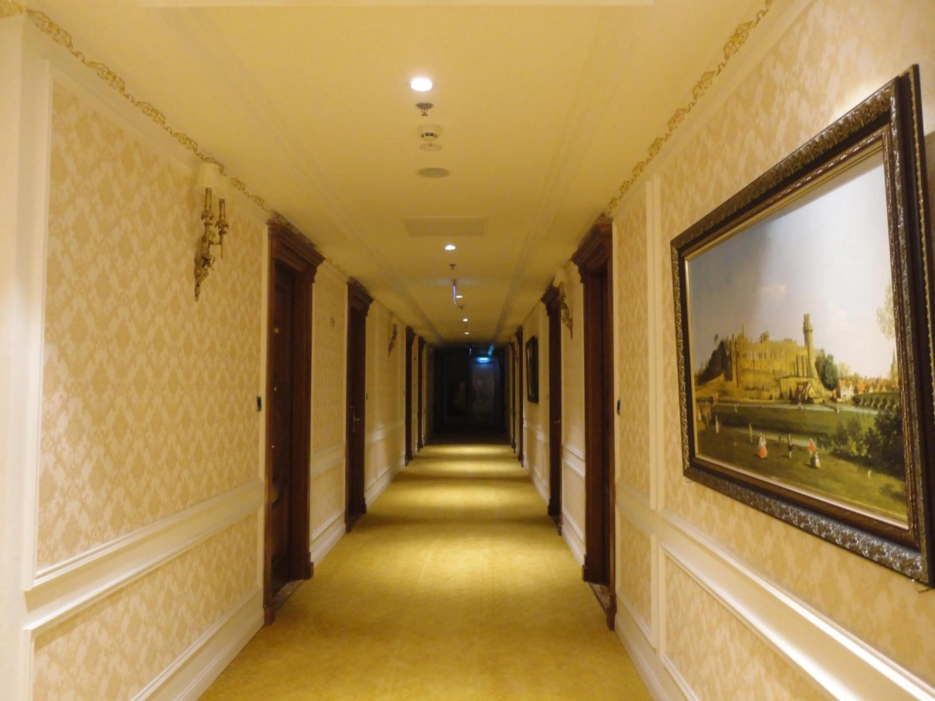 Hoang Nham Luxury Hotel