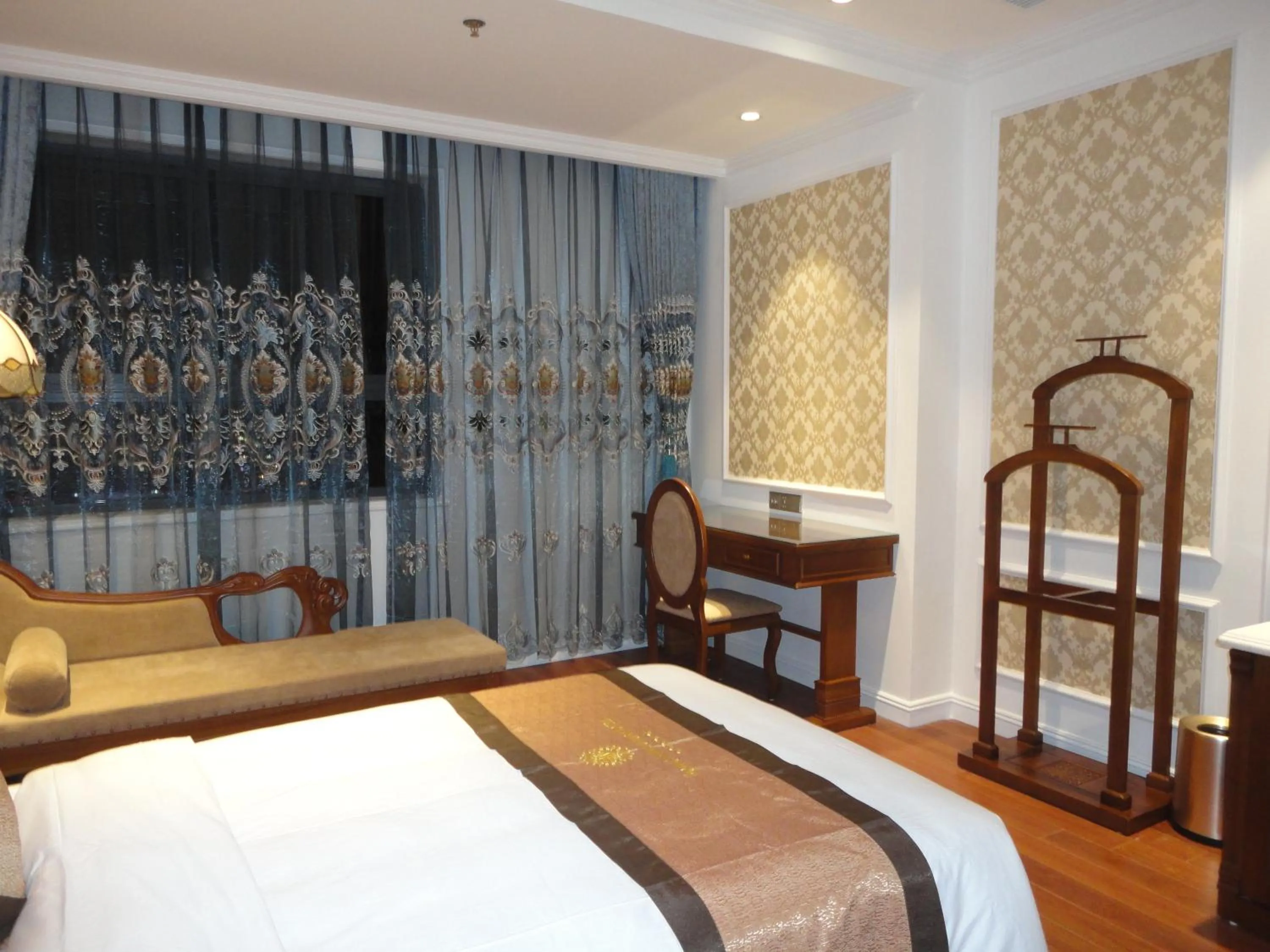 Hoang Nham Luxury Hotel