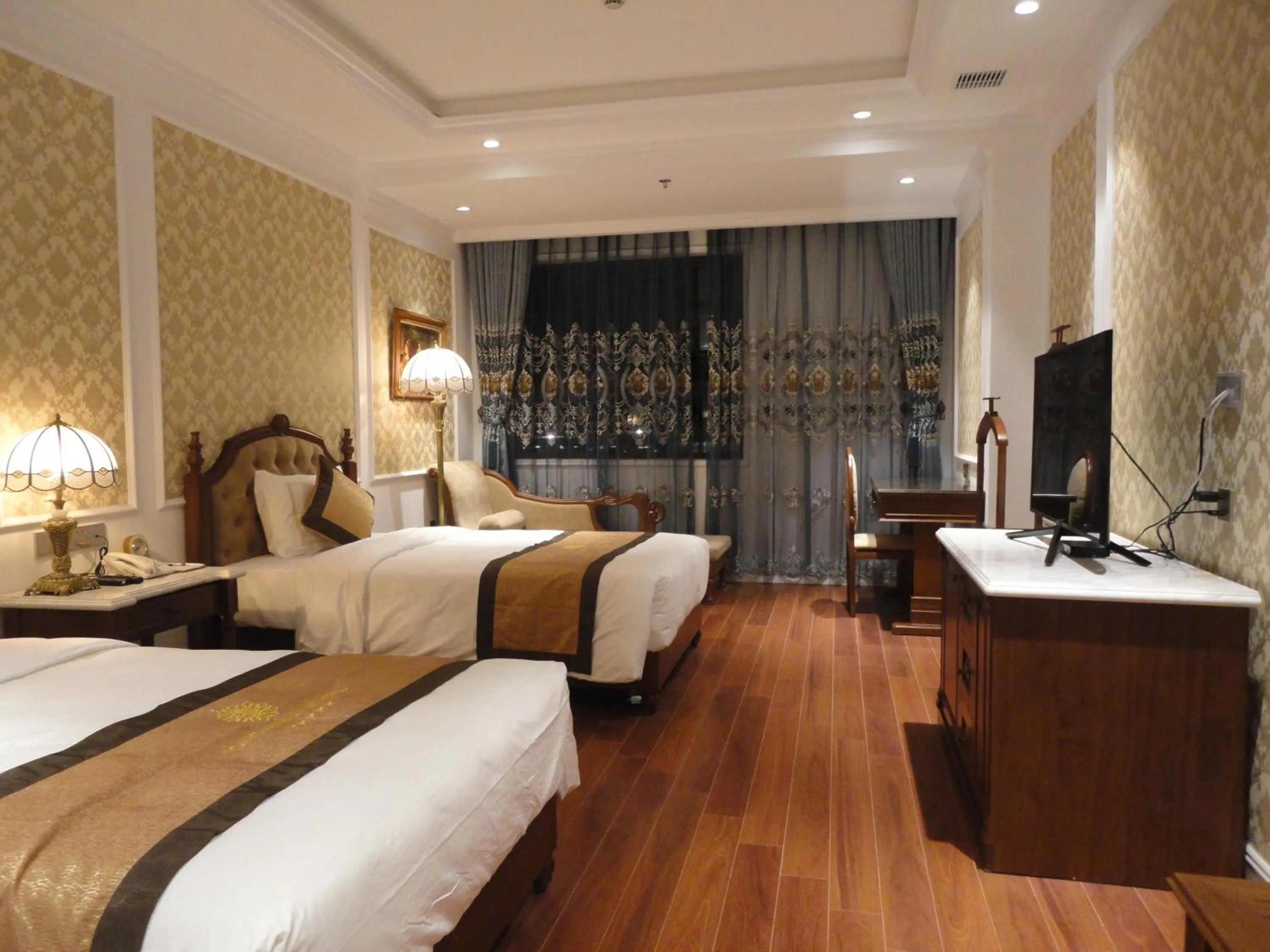 Hoang Nham Luxury Hotel
