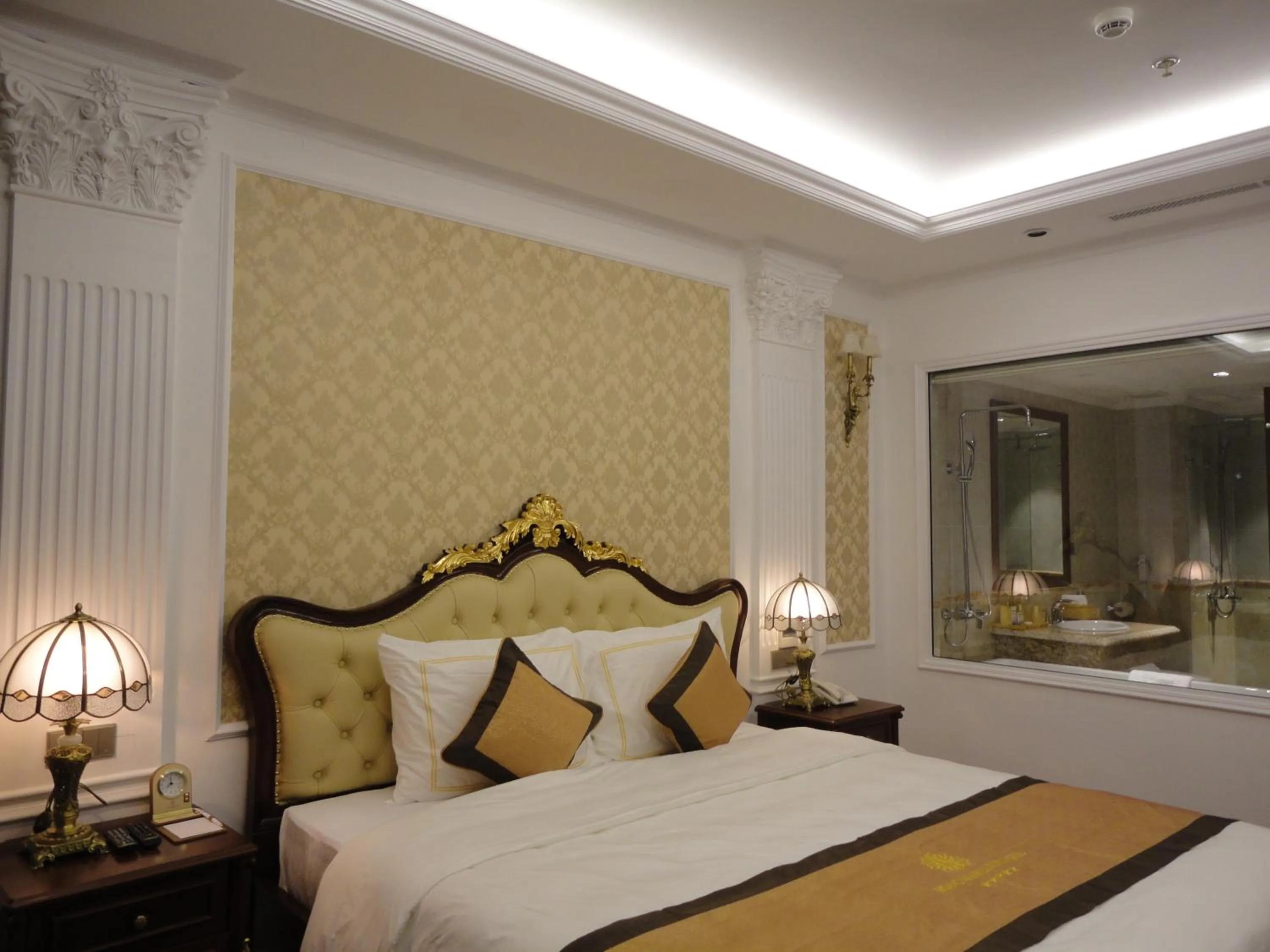 Hoang Nham Luxury Hotel