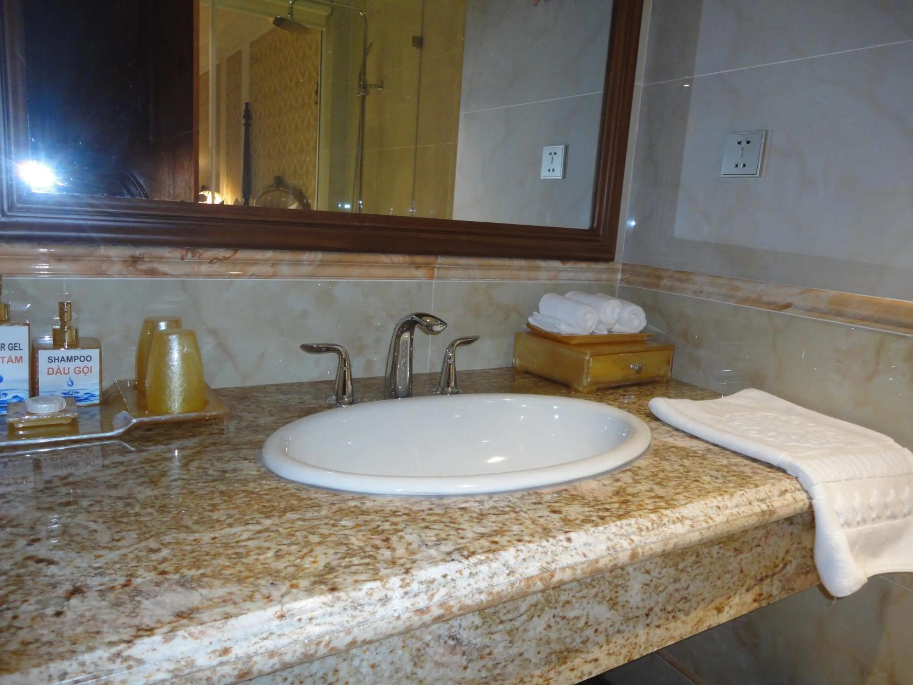 Living room in Hoang Nham Luxury Hotel