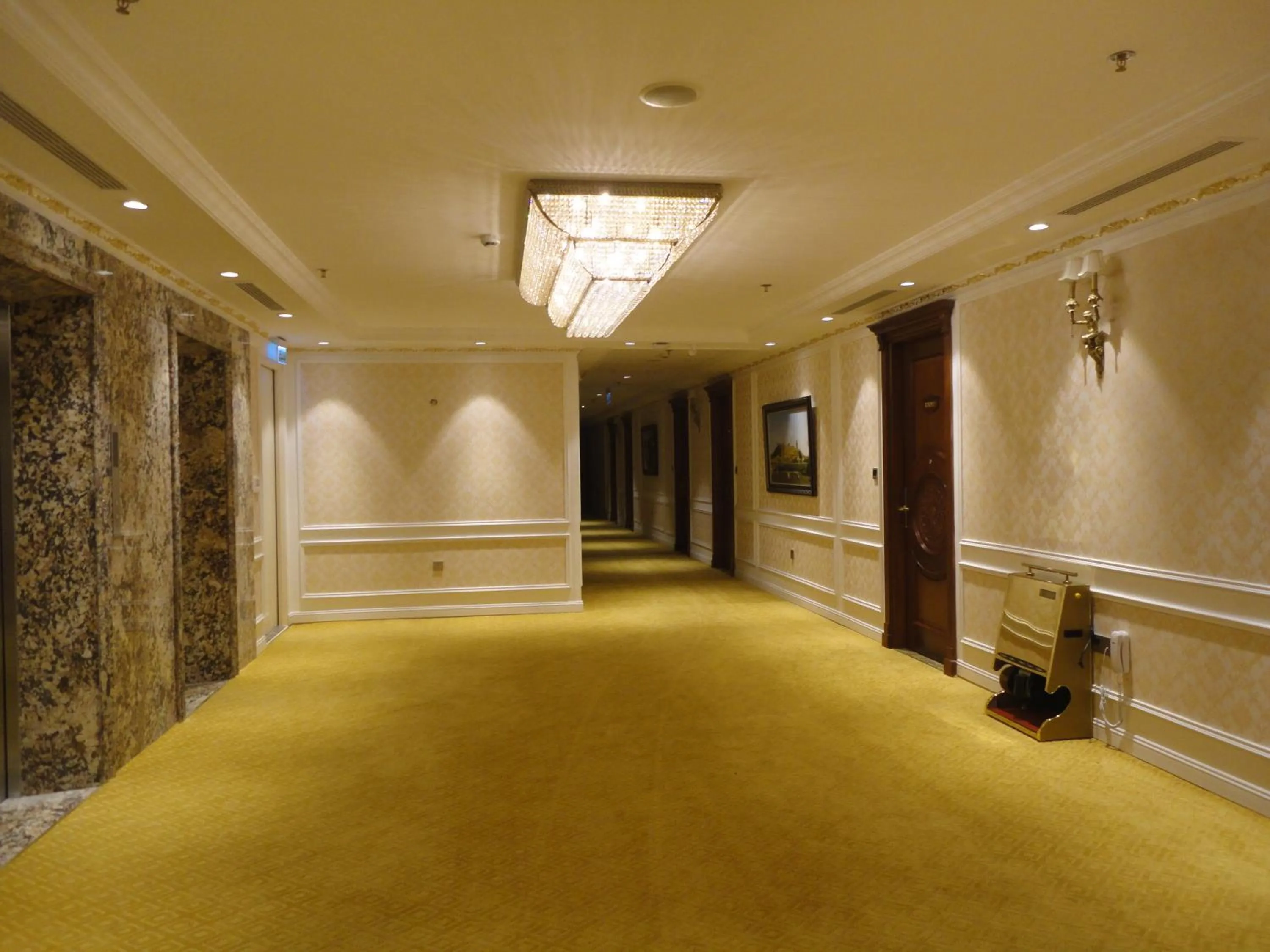 Hoang Nham Luxury Hotel