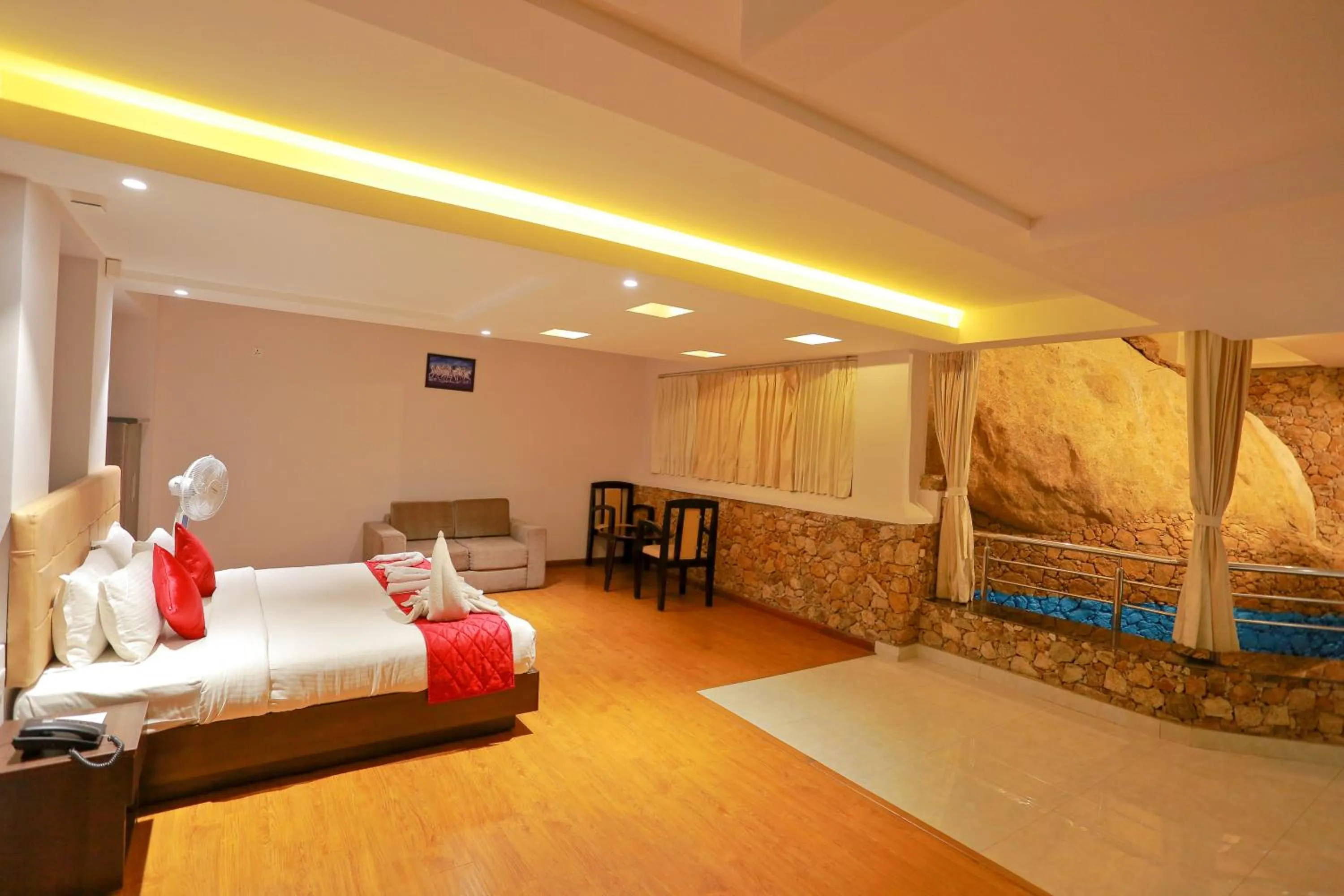 Bedroom, Bed in Grand Signature Hotel & spa