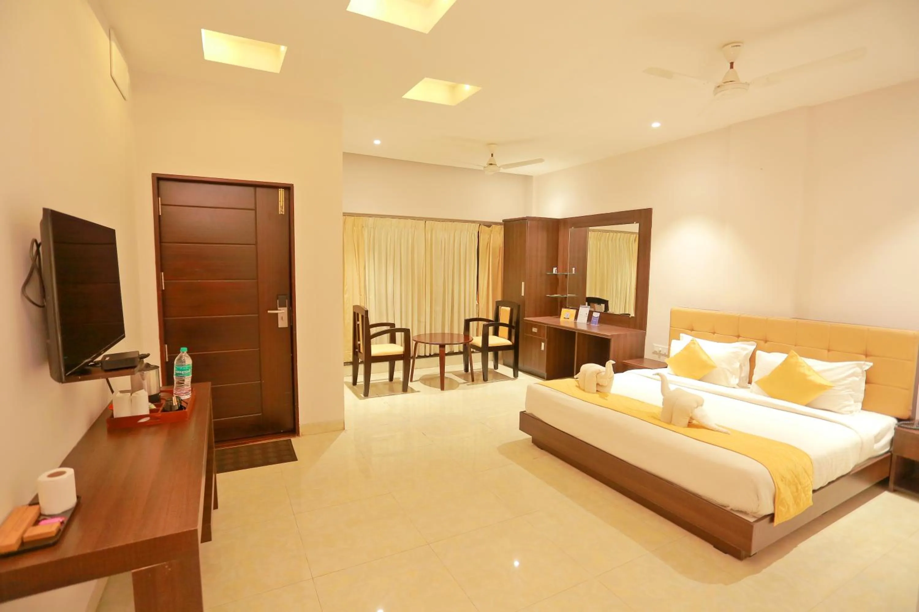 Bedroom, Bed in Grand Signature Hotel & spa