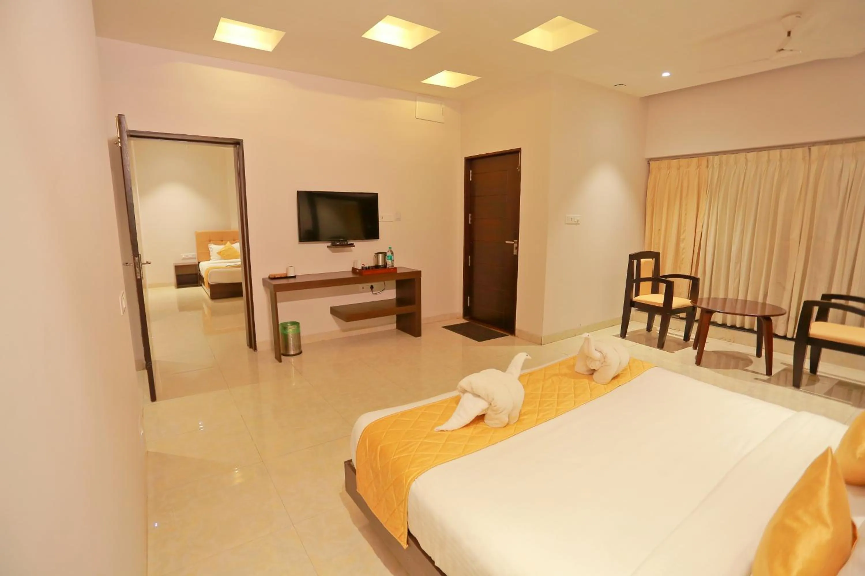 Bedroom, Bed in Grand Signature Hotel & spa