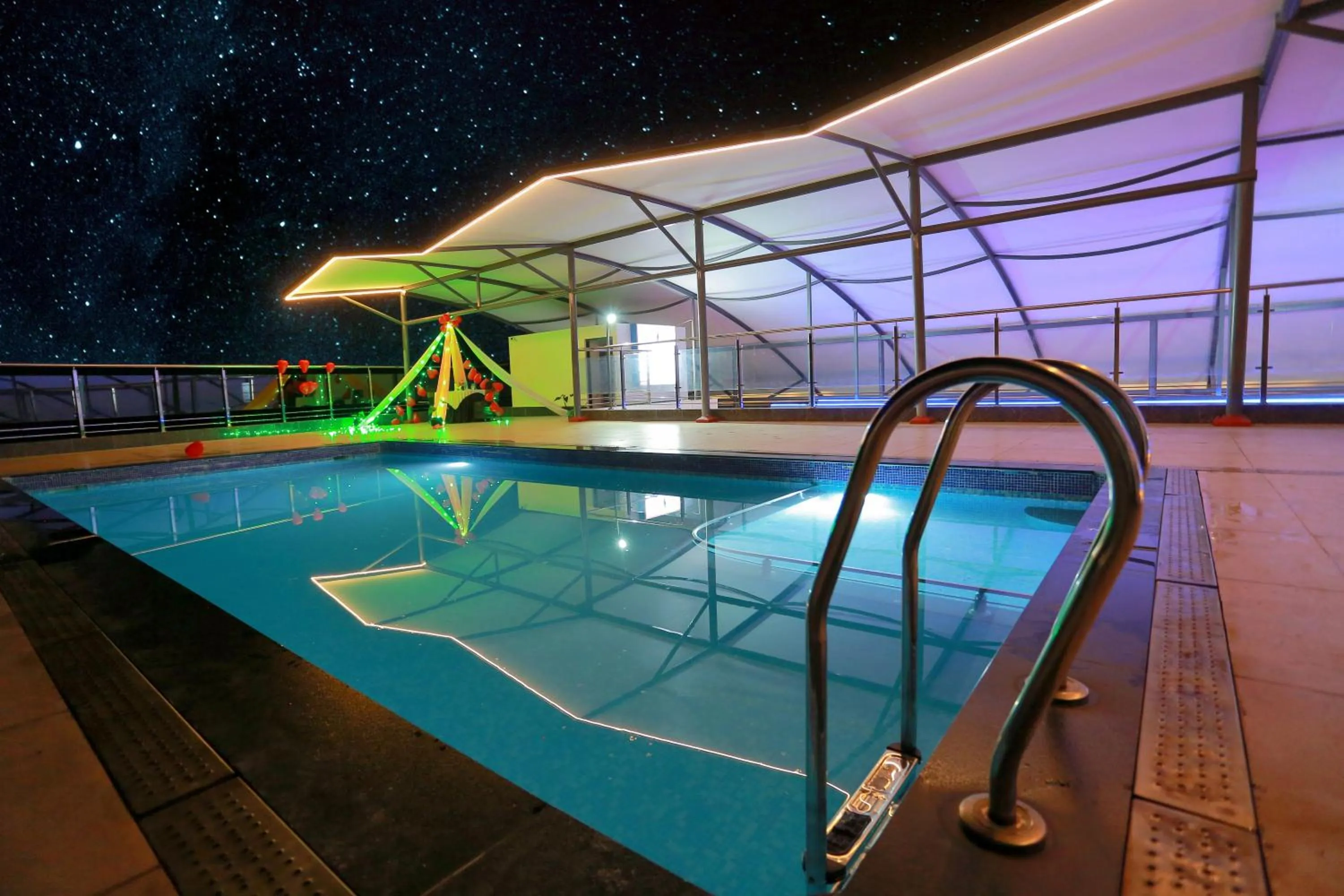 Swimming pool in Grand Signature Hotel & spa