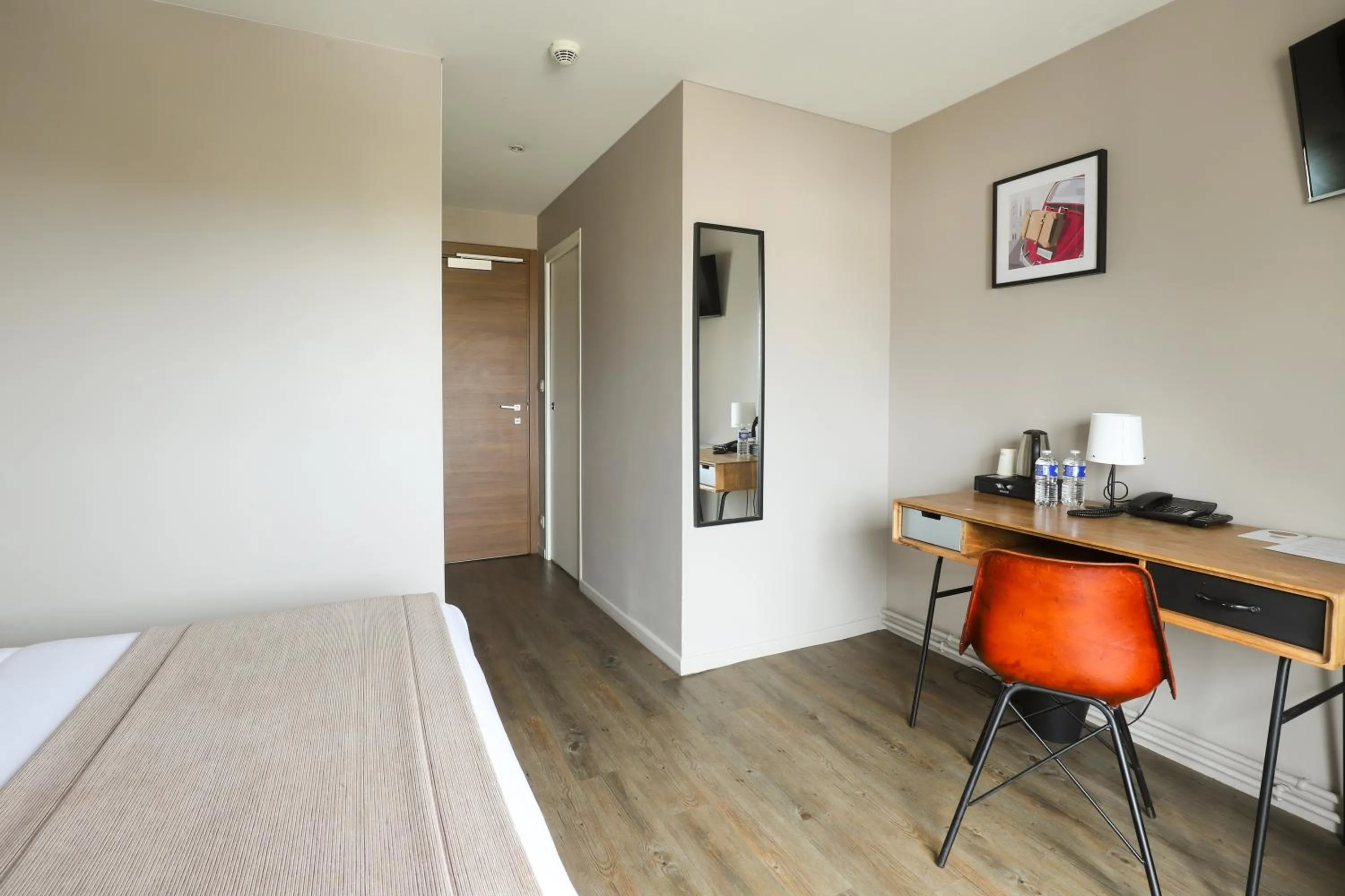 Bed in Hotel Des Cedres