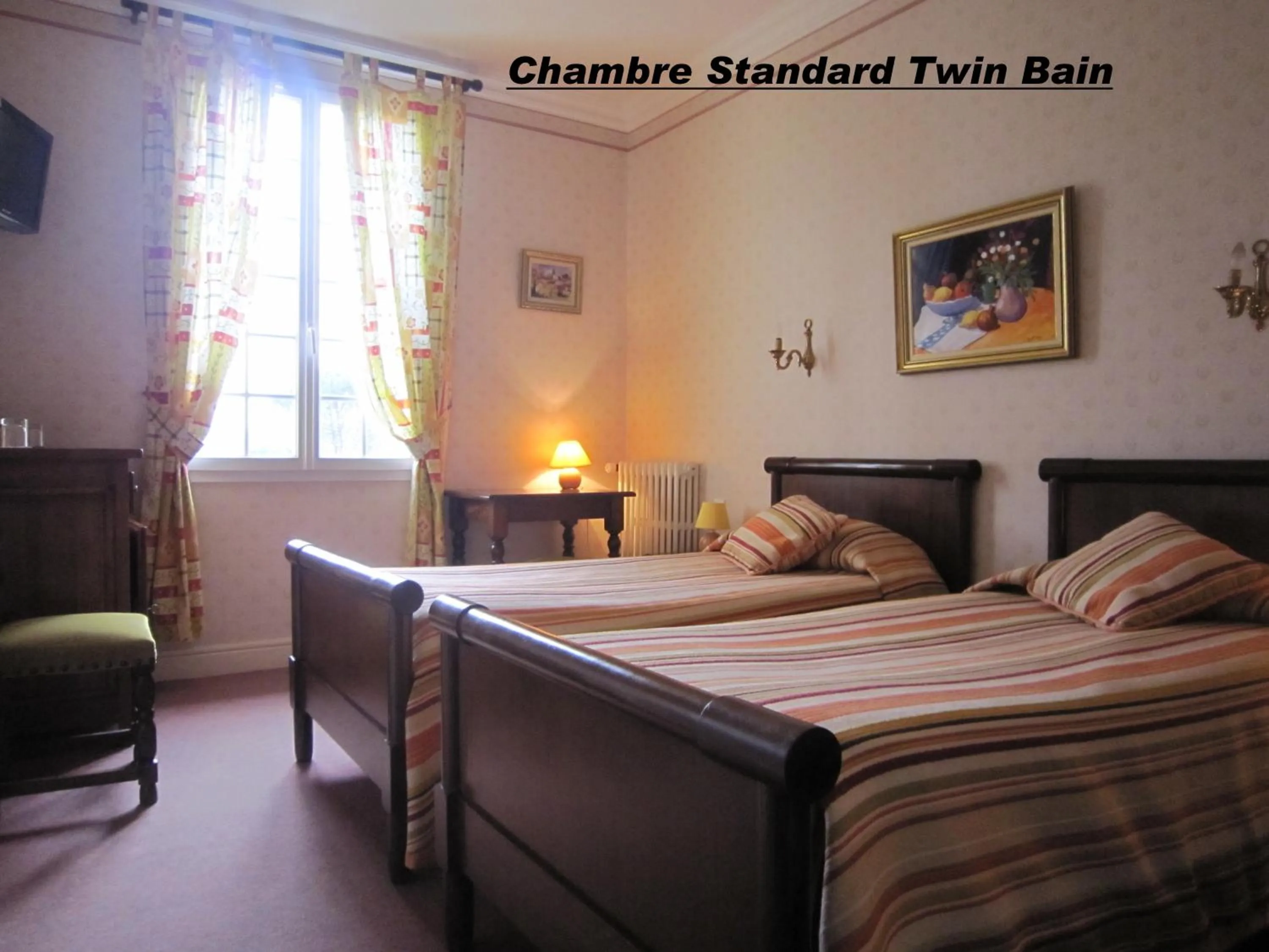 Photo of the whole room, Bed in Hostellerie de la Bouriane
