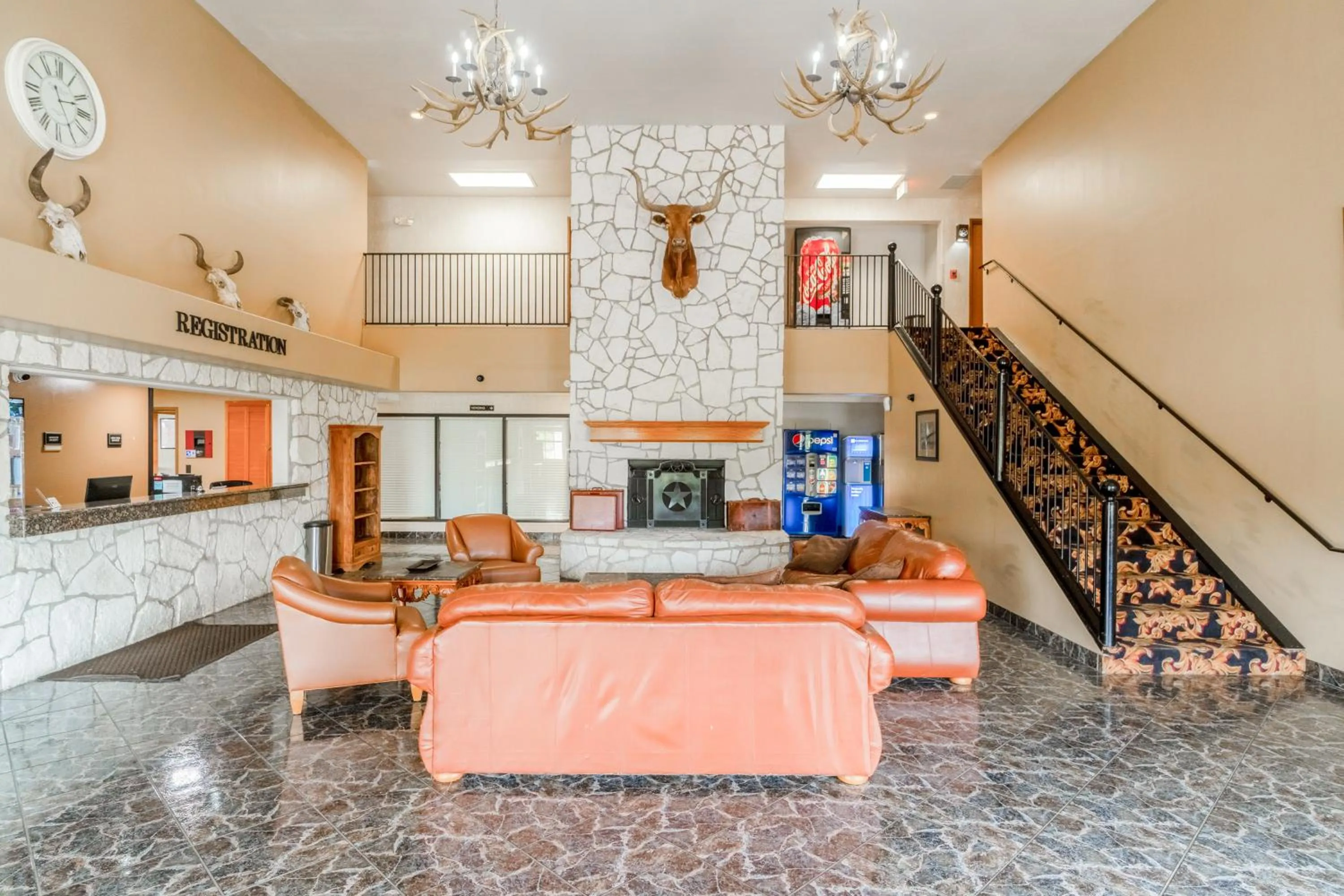 Seating area in Texan Inn By OYO Beeville US-181