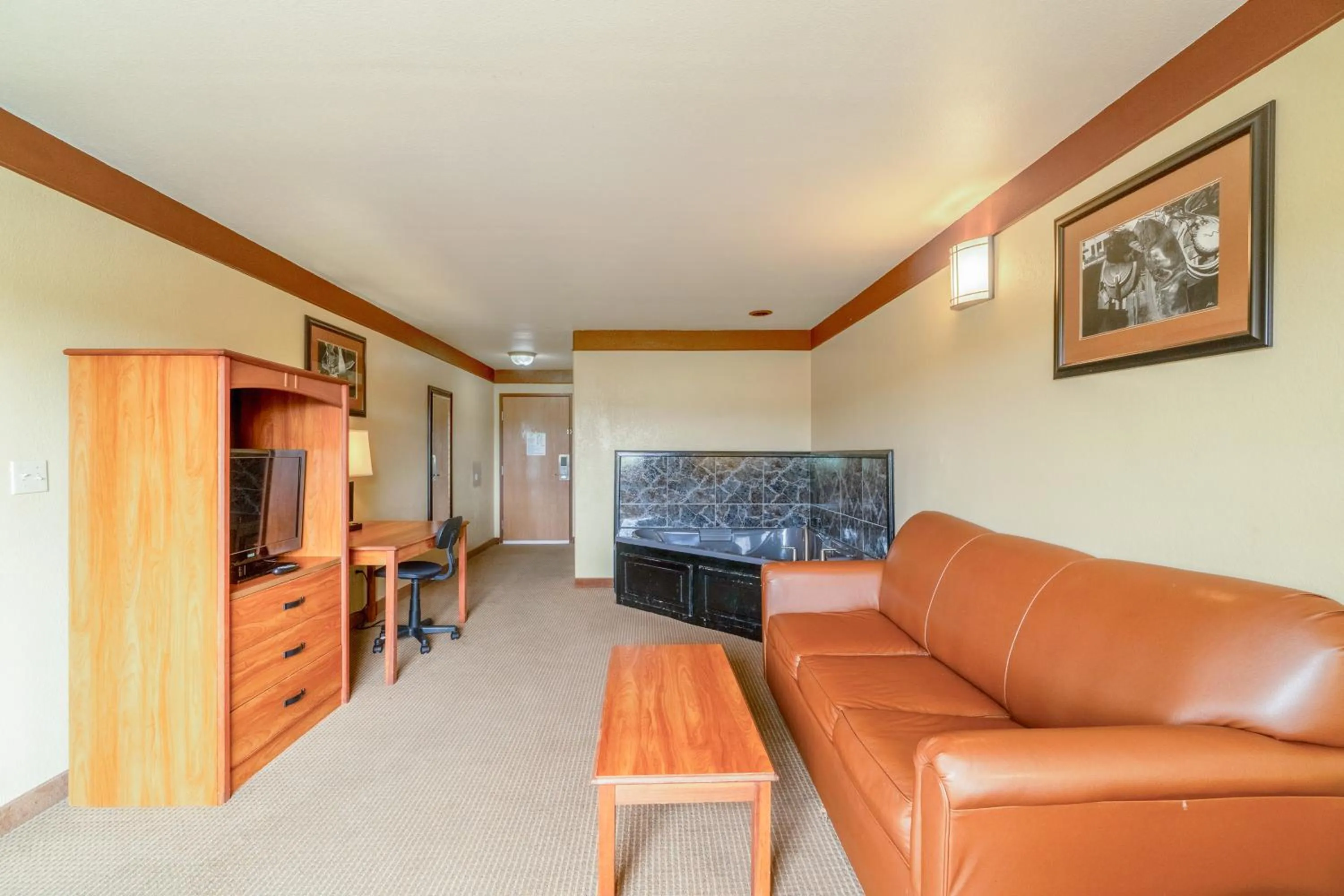 Hot Tub in Texan Inn By OYO Beeville US-181