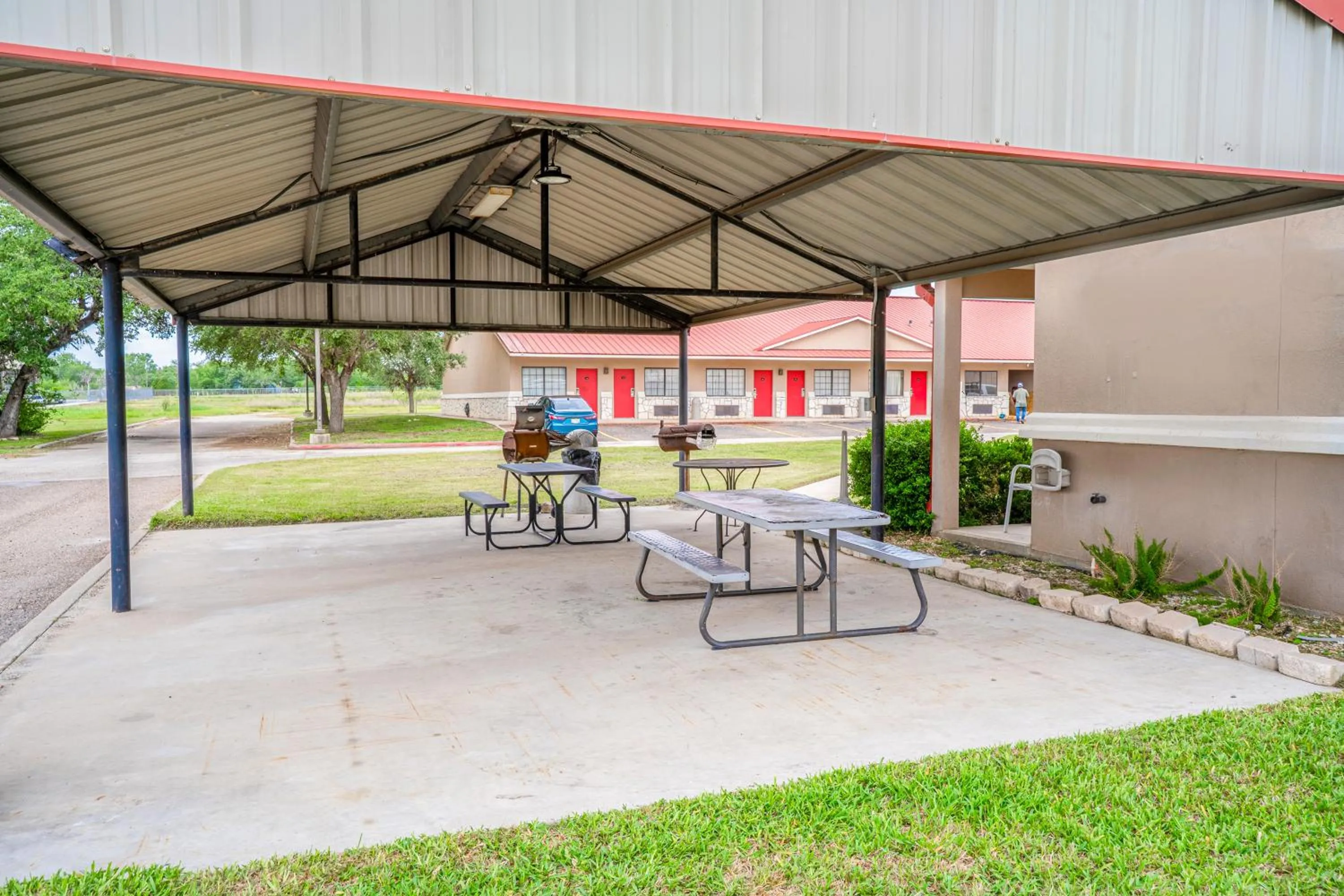 Patio in Texan Inn By OYO Beeville US-181