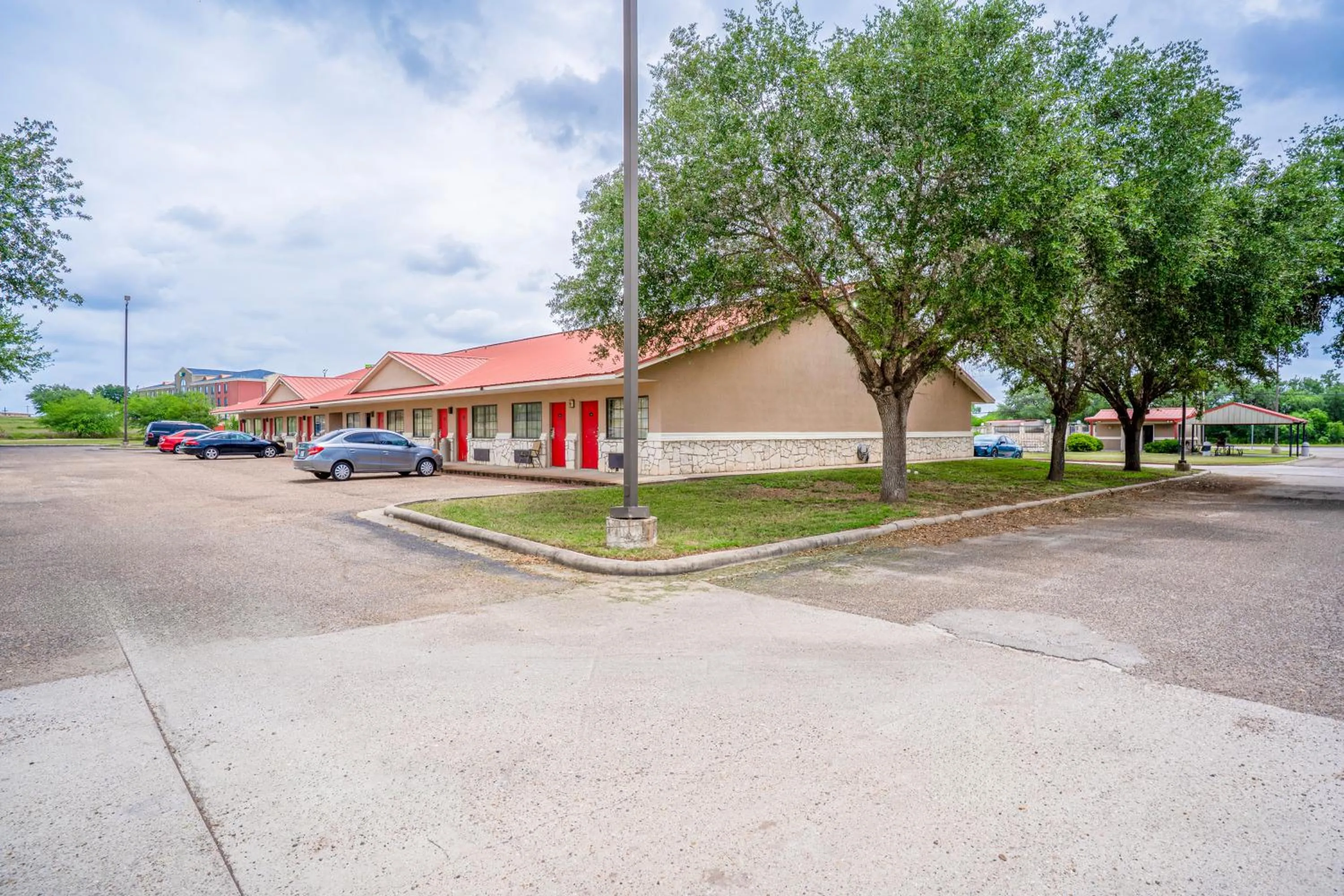 Facade/entrance in Texan Inn By OYO Beeville US-181