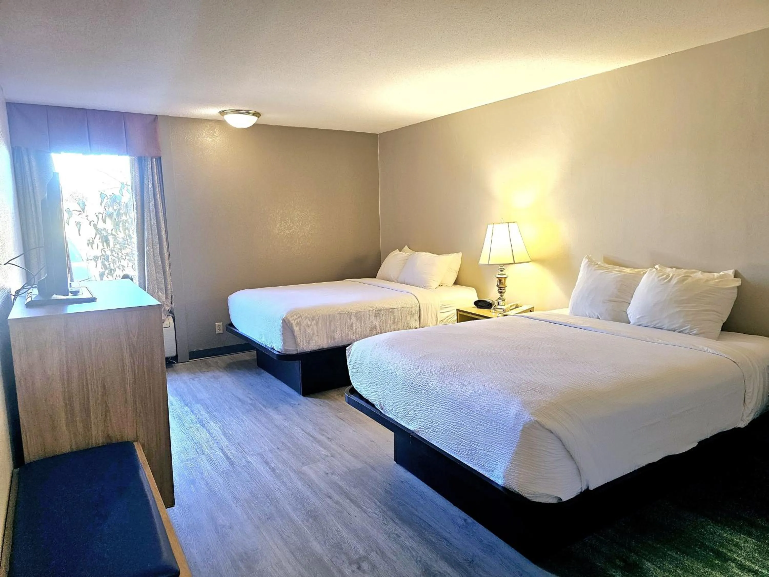 Bed in Days Inn by Wyndham Rolla