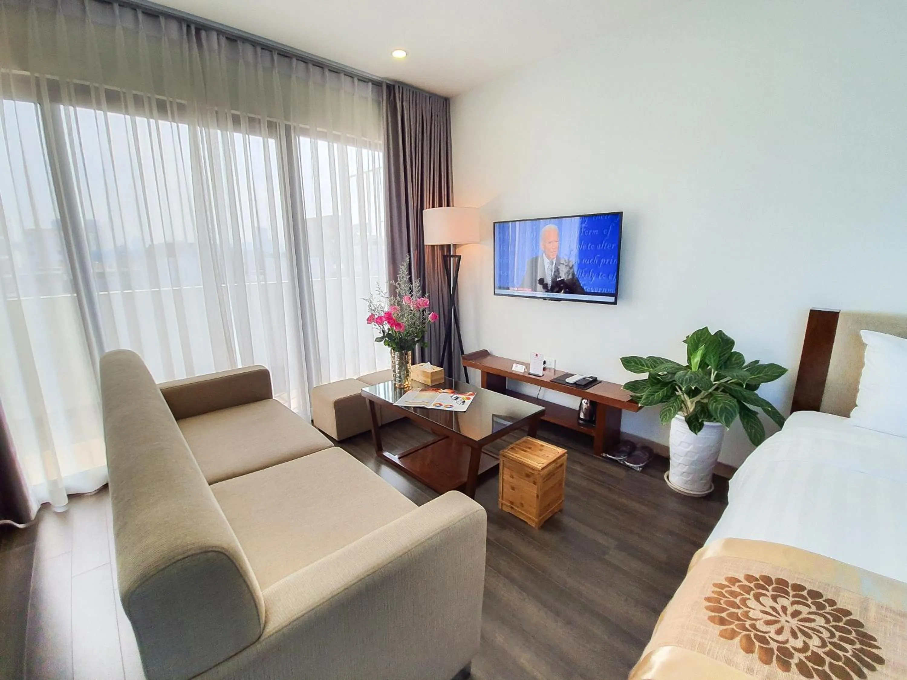 TV and multimedia, Bed in REIWA INN APARTMENT