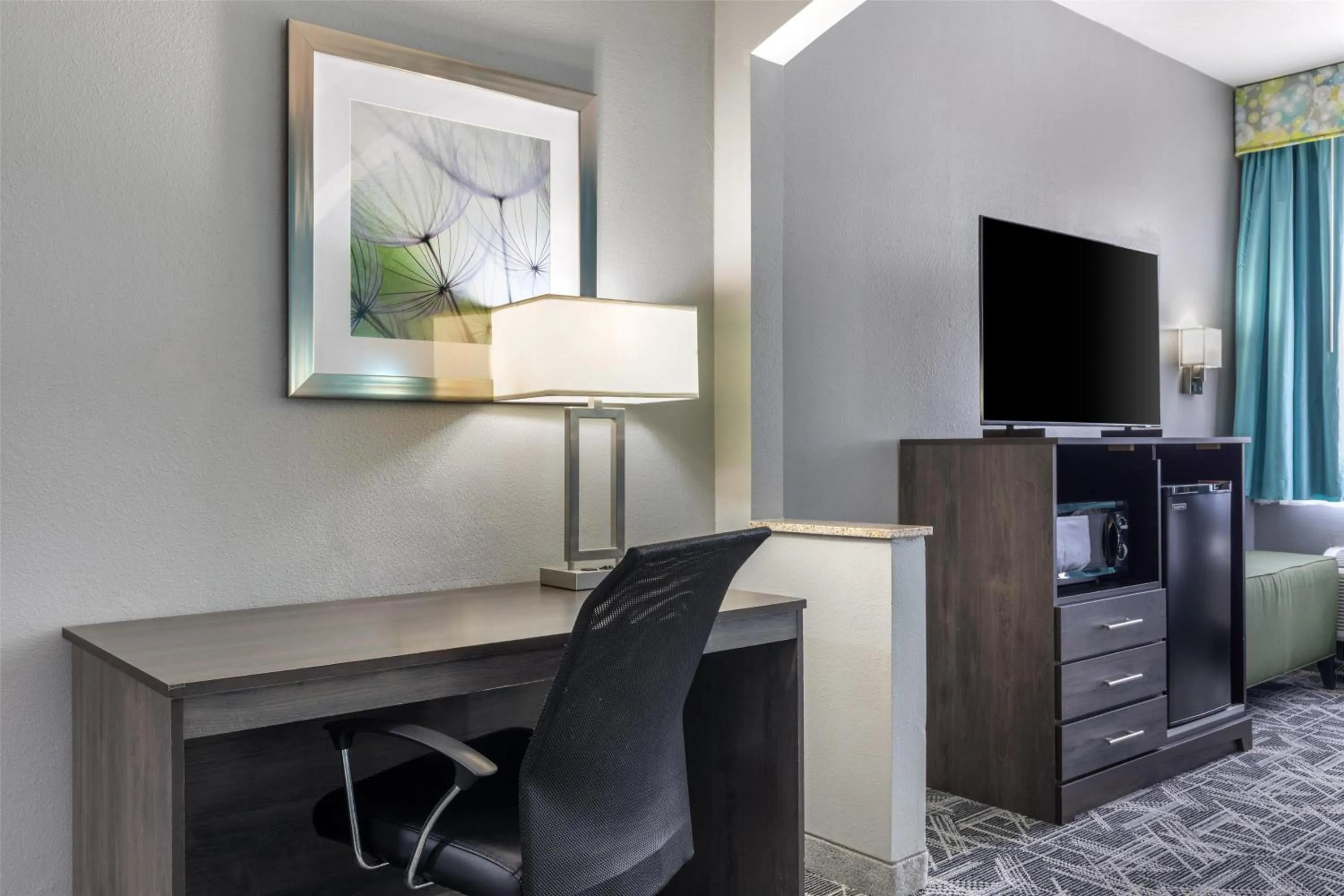 Photo of the whole room in Best Western Executive Inn